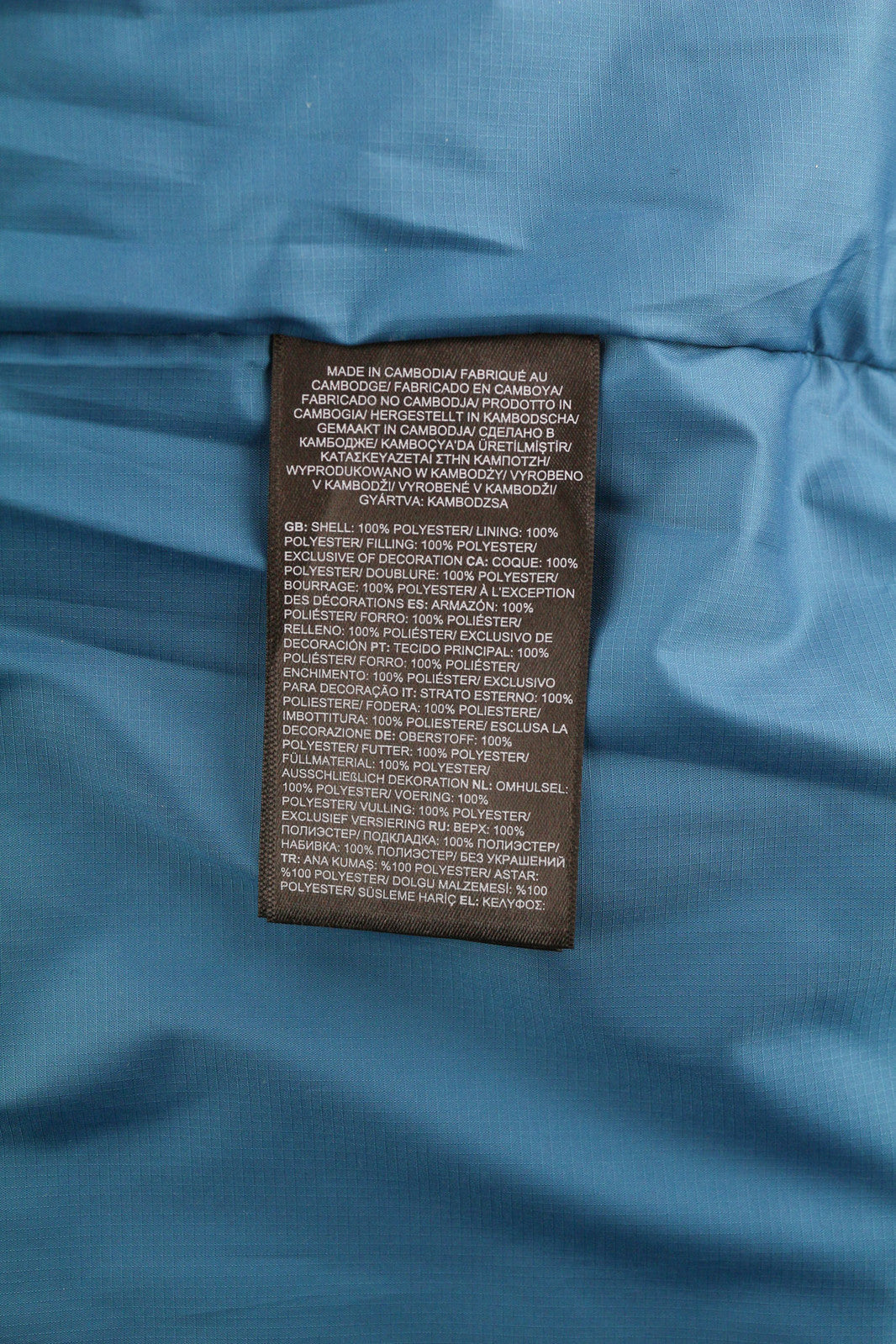 „THE NORTH FACE“ vyriška striukė XS, mėlyna, su pilnu užtrauktuku, izoliacija, gobtuvu, pamušalu ir dygsniuotu logotipu. 