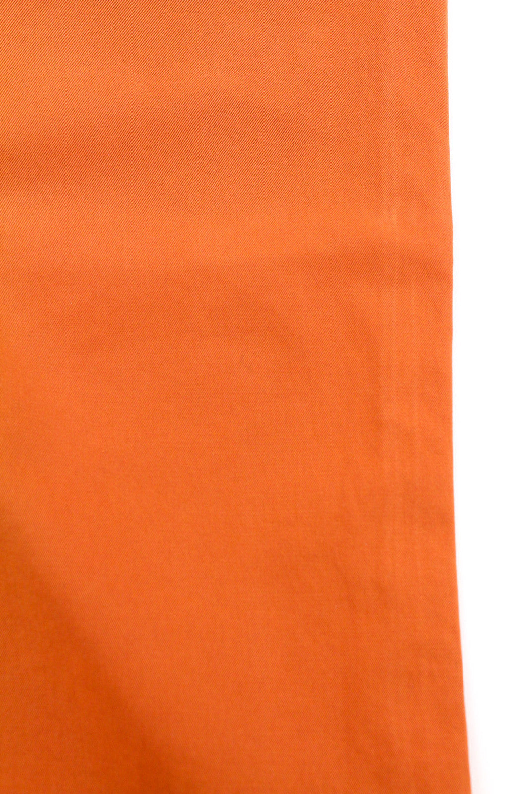 NUDIE JEANS Khaki spalvos plonos vyriškos kelnės W28/L30 ekologiškos, šiltos oranžinės spalvos, laisvalaikio stiliaus chino džinsai su užtrauktuku 