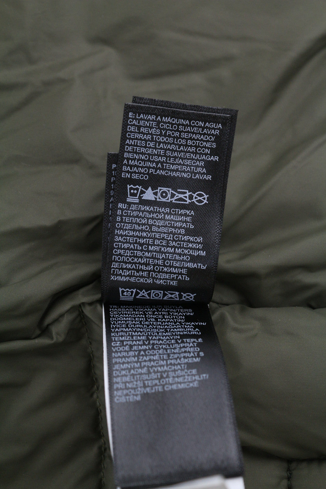 „THE NORTH FACE Diablo“ pūkinė vyriška striukė M 700 su izoliacija ir logotipu bei pūkuota danga. 