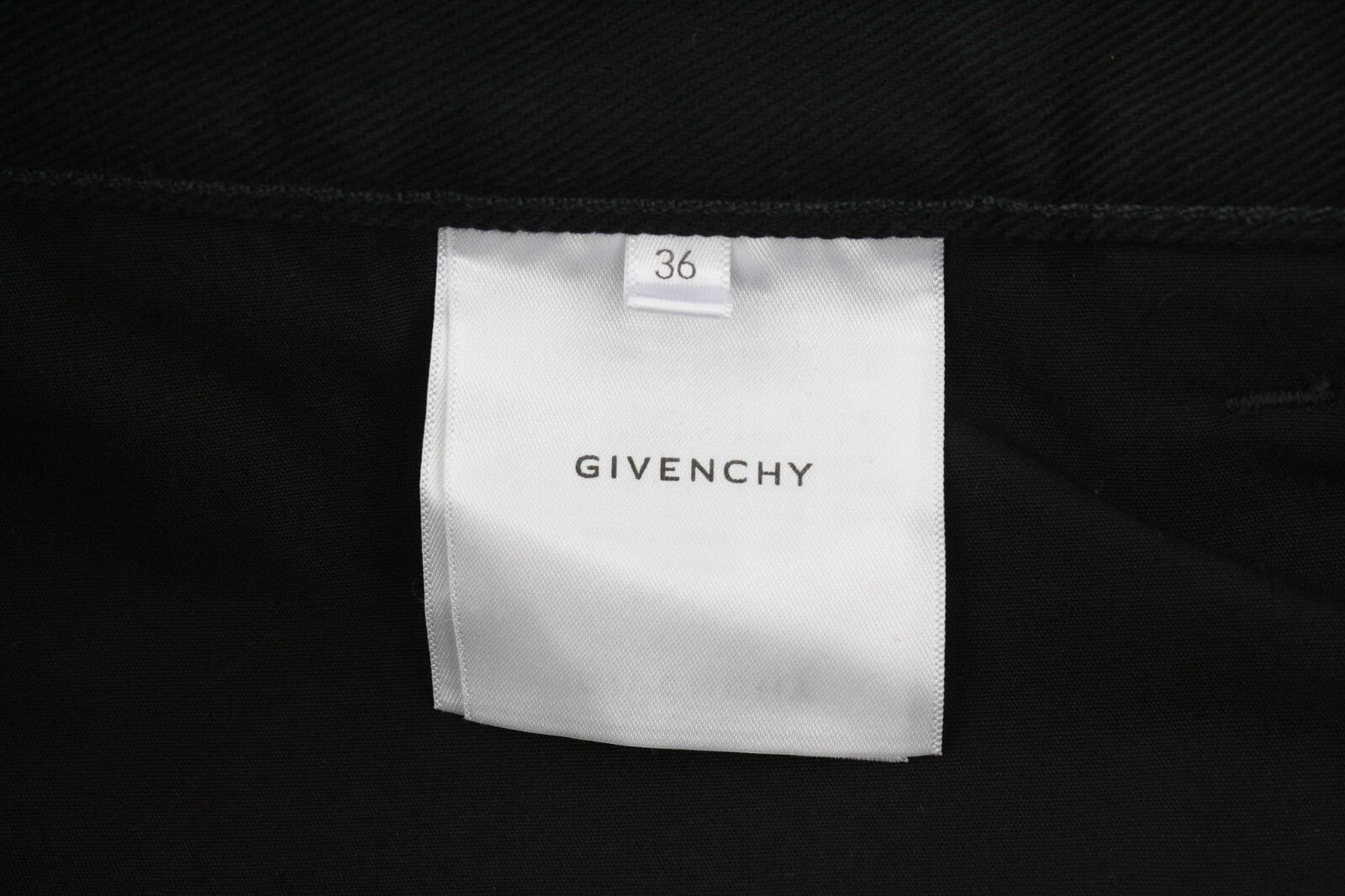 GIVENCHY X Tiffany vyriški džinsai W36 siaurėjantys, tamsiai juodi, su užtrauktuku užsegamomis kišenėmis. 