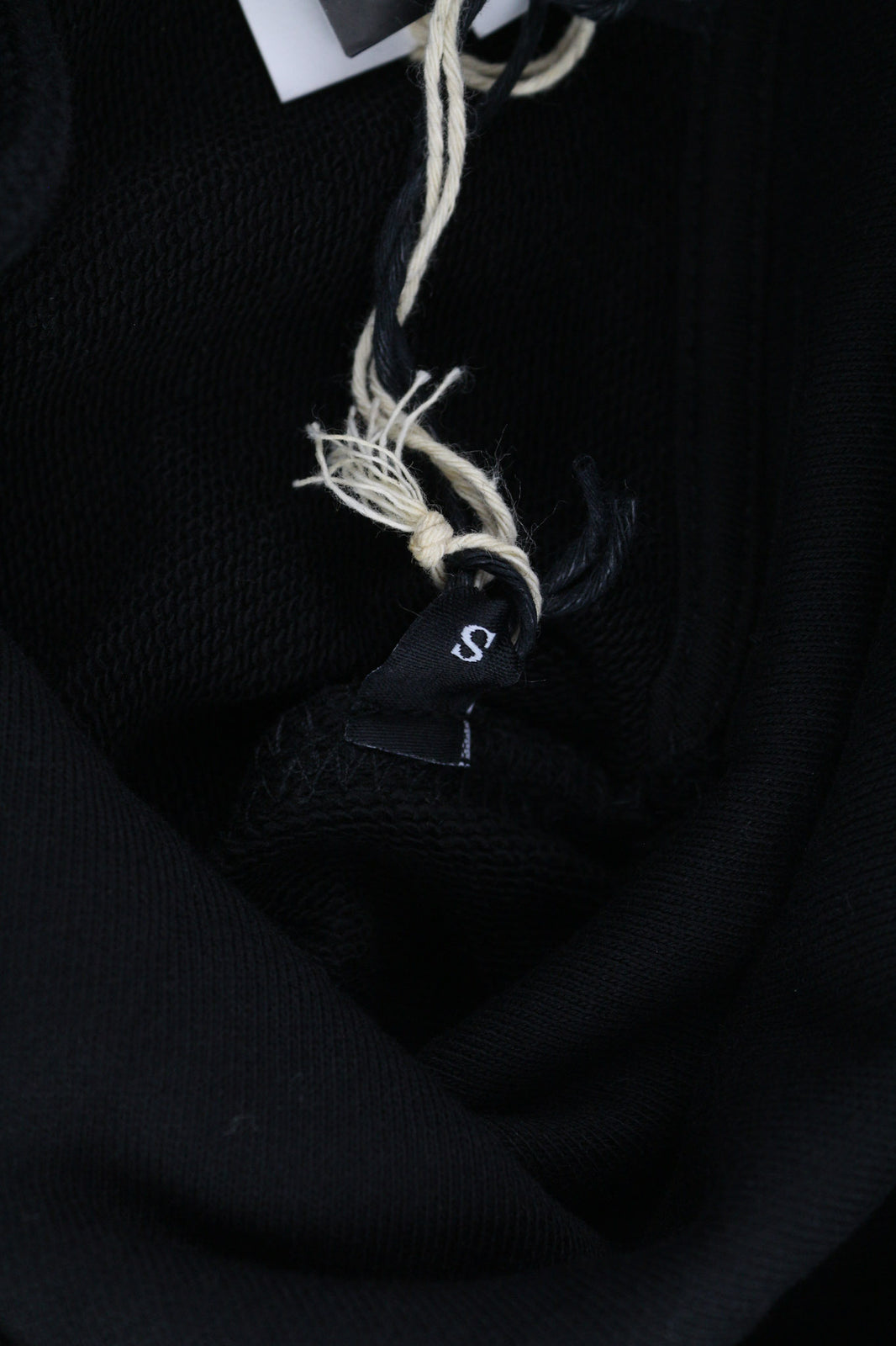 RRP150 DIESEL S-Ummer-B2 džemperis su gobtuvu S dydžio, juodas, megztinis su kengūros kišene, unisex