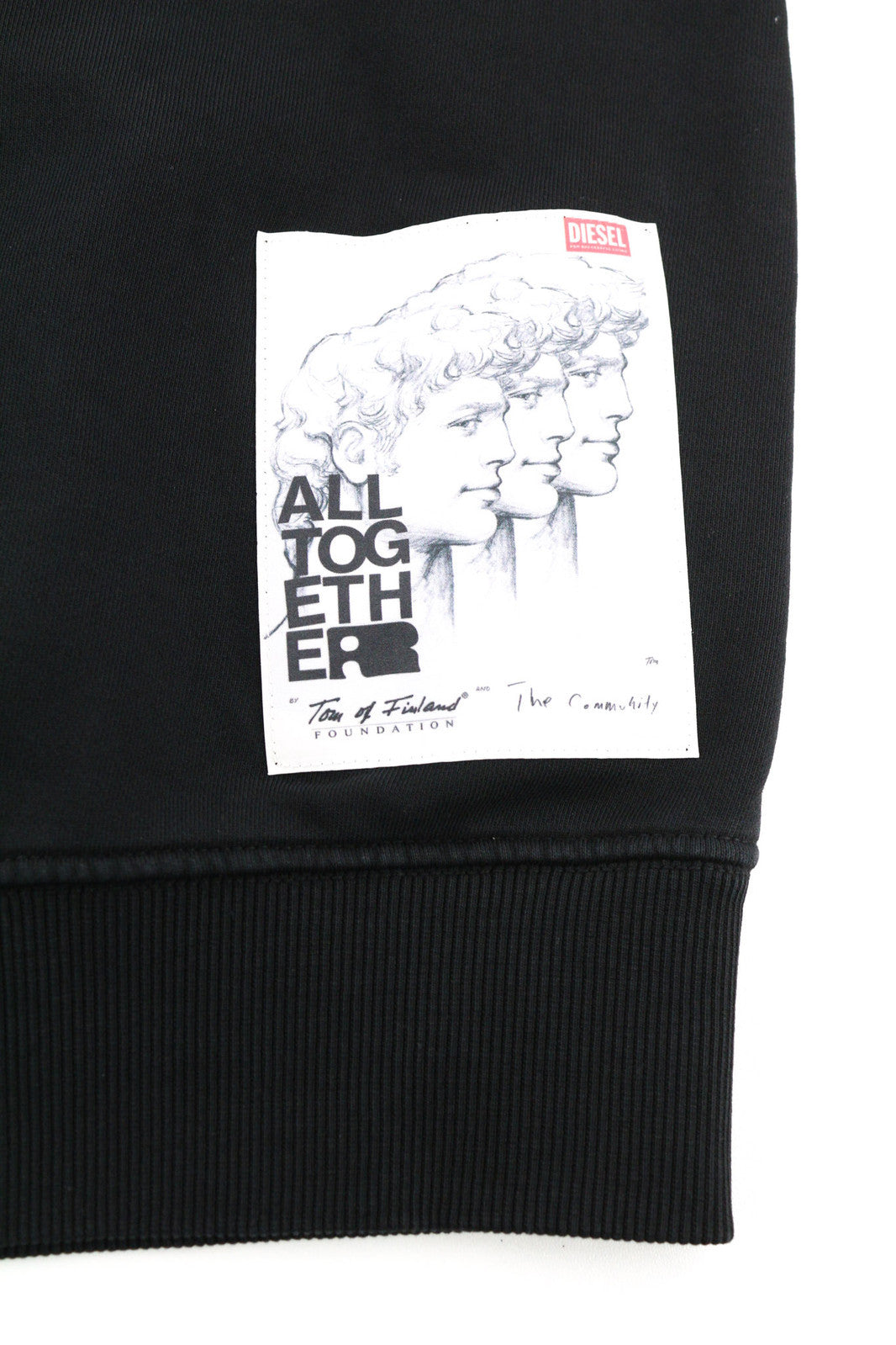 DIESEL PR-Ginn-Hood-P1 džemperis su gobtuvu, 2XS, juodas, megztinis su kengūros kišene, unisex, rekomenduojama kaina – 195 € 