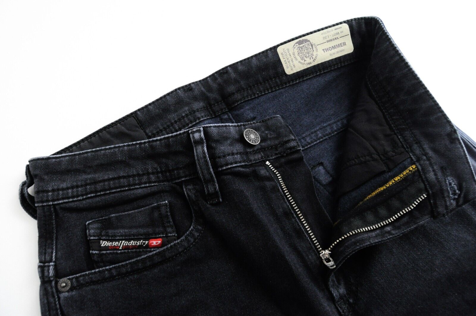DIESEL Thommer 084NK vyriški džinsai W27/L32 tamsiai pilki, ploni, aptempti medvilniniai džinsai 