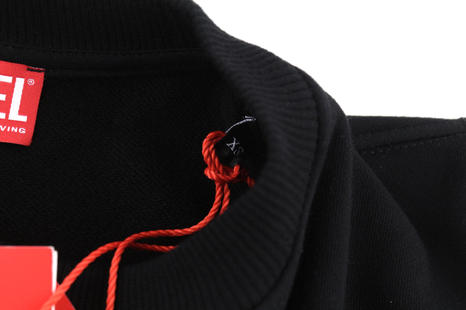 DIESEL F-Reggy-Doval moteriškas džemperis XS, juodas, megztinis su apvalia kaklo iškirpte, rekomenduojama kaina – 135 € 