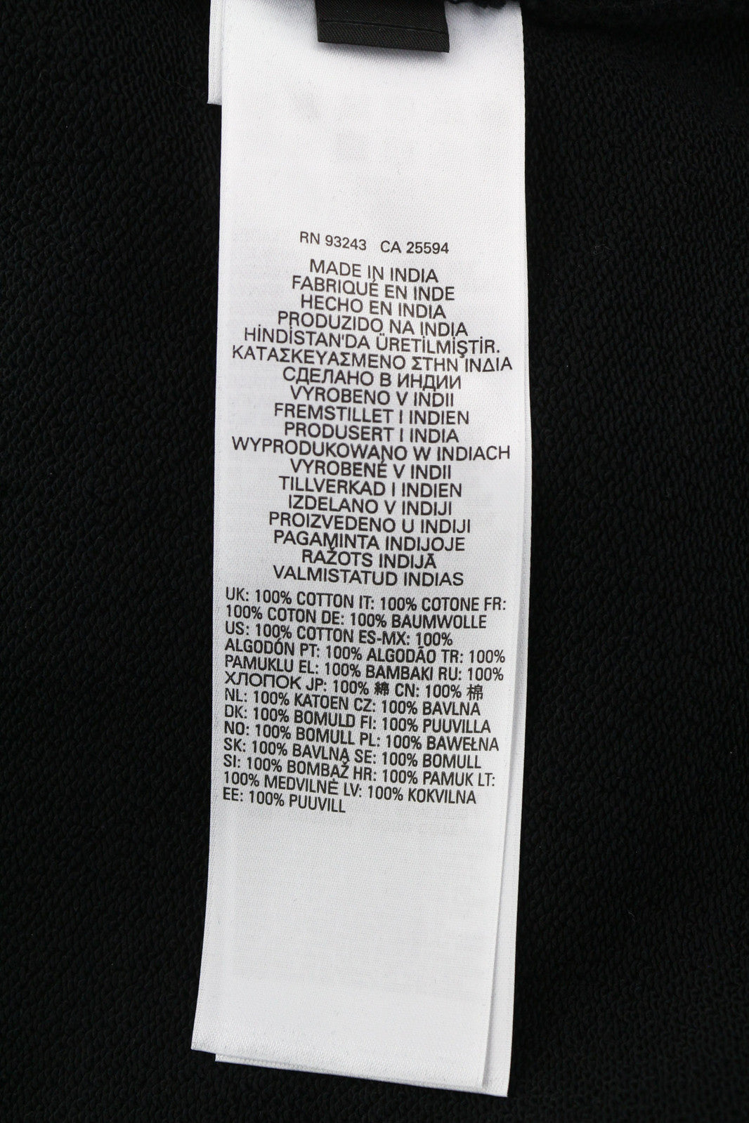 DIESEL S-Ginn-Hood-E6 unisex džemperis su gobtuvu S dydžio, juodas, megztinis priekyje, logotipo dirželiais, rekomenduojama kaina – 175 € 