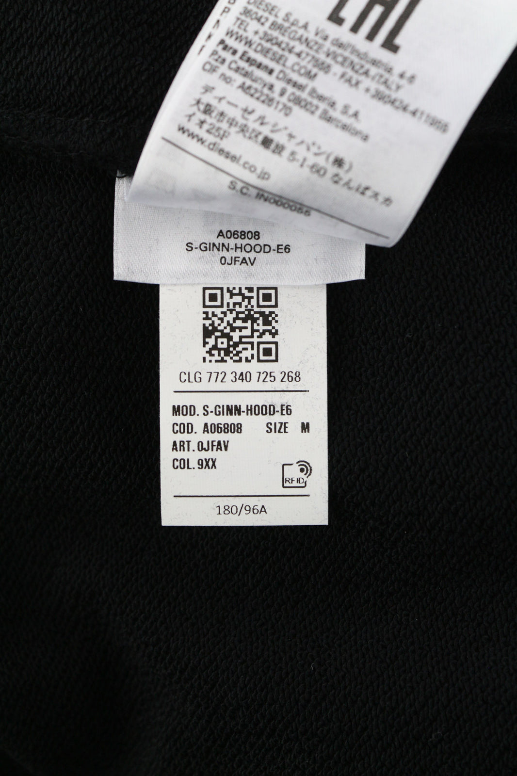 DIESEL S-Ginn-Hood-E6 unisex džemperis su gobtuvu M, juodas, megztinis su logotipu priekyje, rekomenduojama kaina 175 €