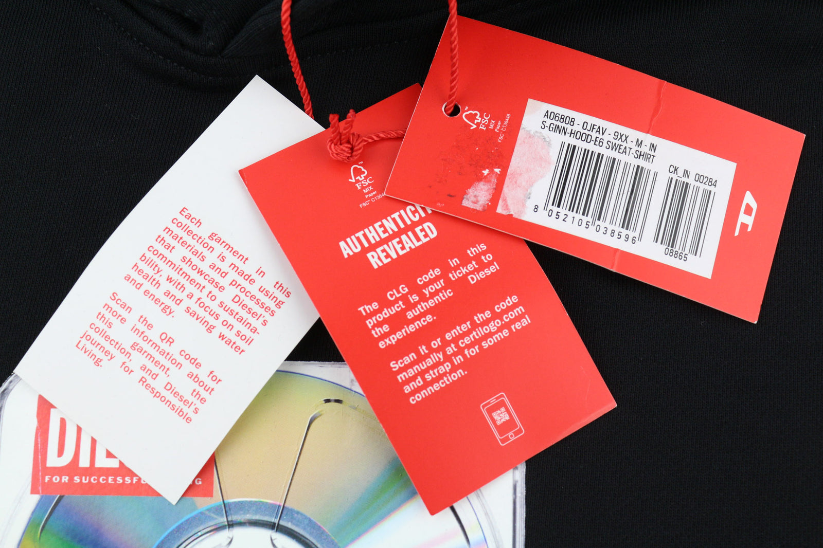 DIESEL S-Ginn-Hood-E6 unisex džemperis su gobtuvu M, juodas, megztinis su logotipu priekyje, rekomenduojama kaina 175 €