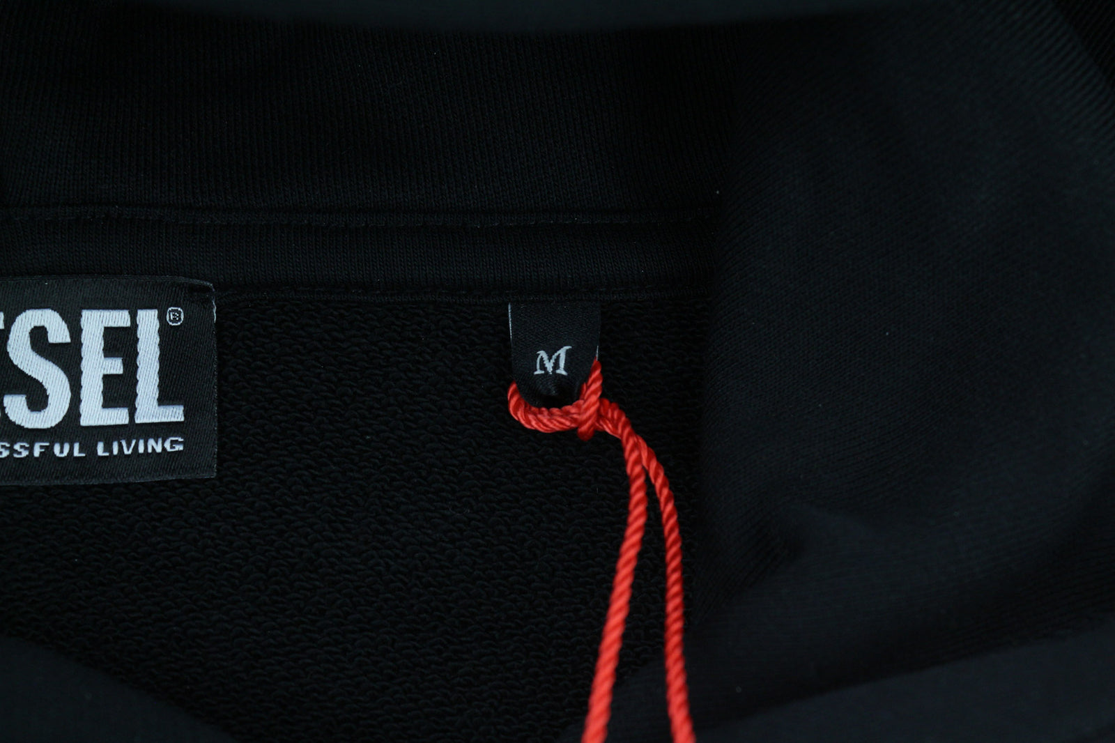 DIESEL S-Ginn-Hood-E6 unisex džemperis su gobtuvu M, juodas, megztinis su logotipu priekyje, rekomenduojama kaina 175 €