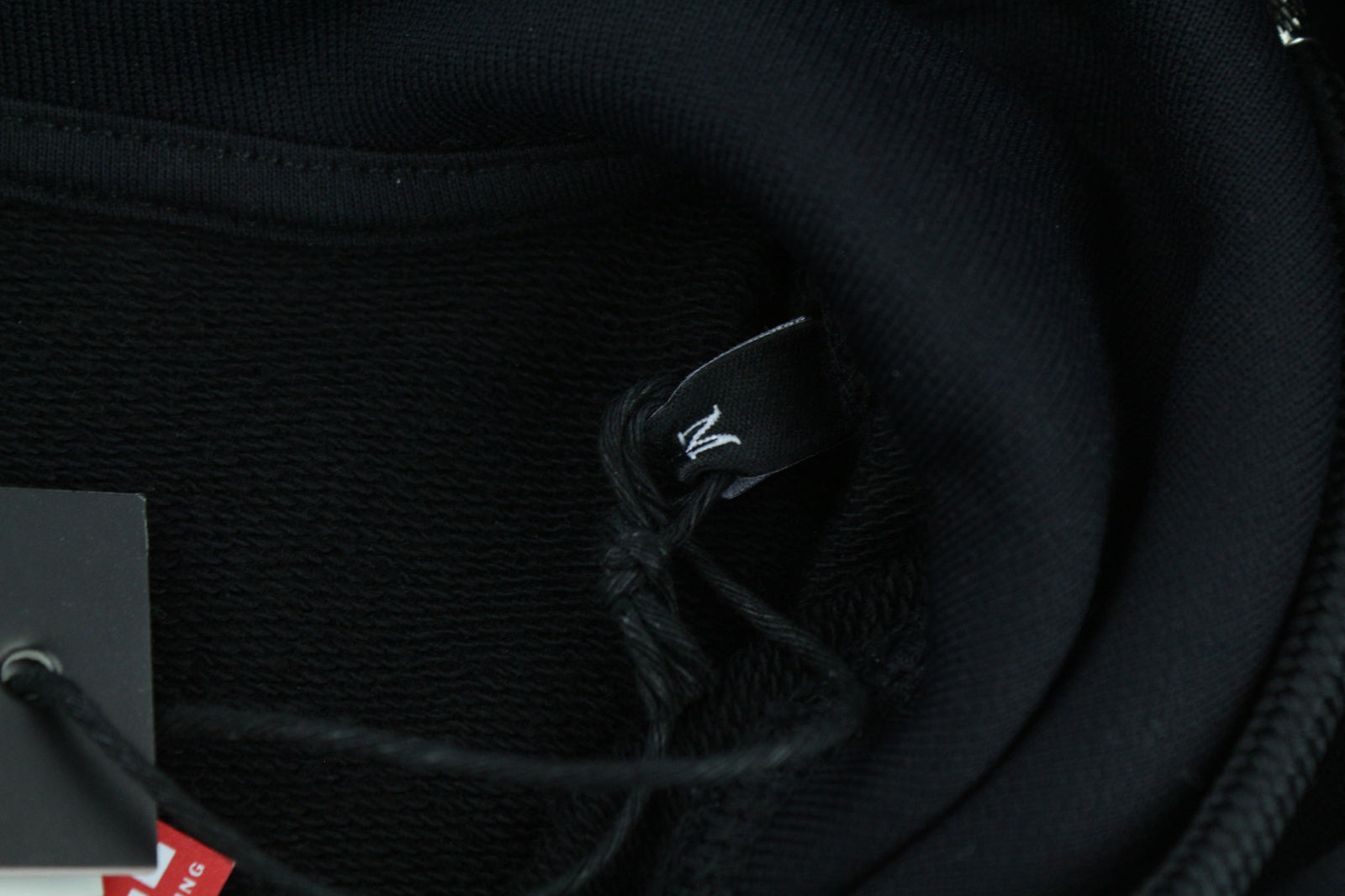 DIESEL F-Lym-Hood moteriškas džemperis su gobtuvu M, juodas, megztinis priekyje, logotipo dirželiai, rekomenduojama kaina – 160 € 