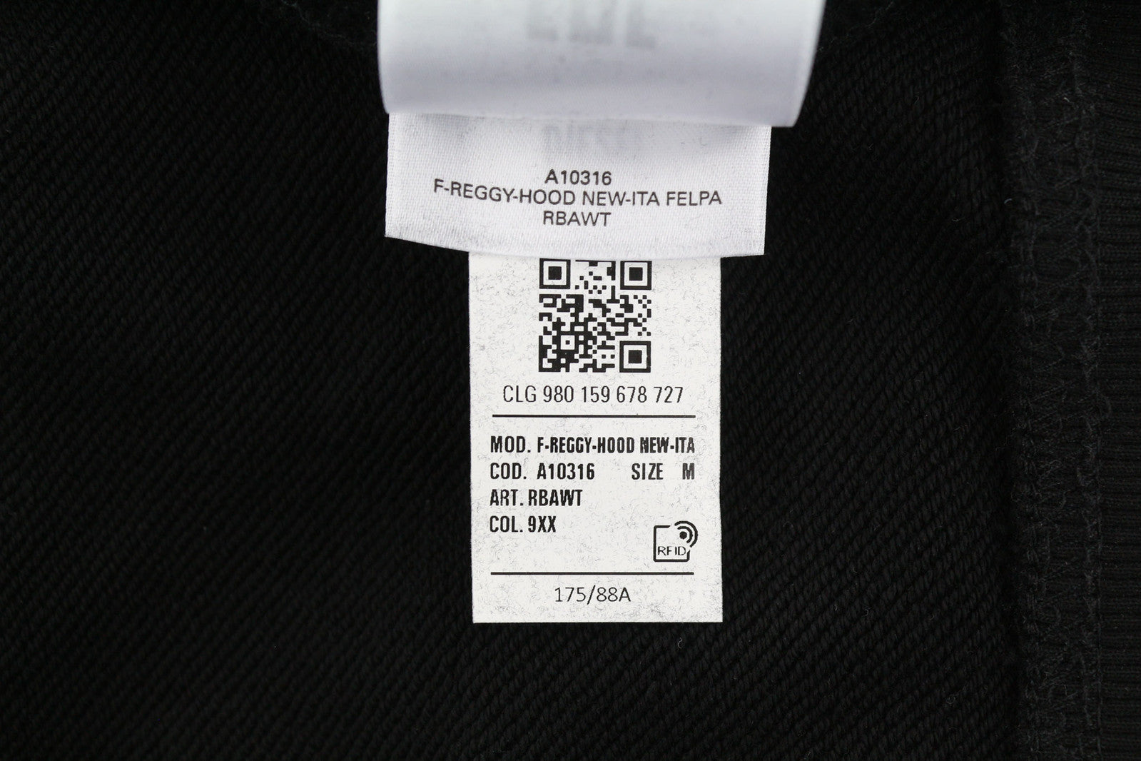 DIESEL F-Reggy-Hood moteriškas džemperis su gobtuvu M, juodas, megztinis priekyje, logotipo dirželiai, rekomenduojama kaina – 175 € 