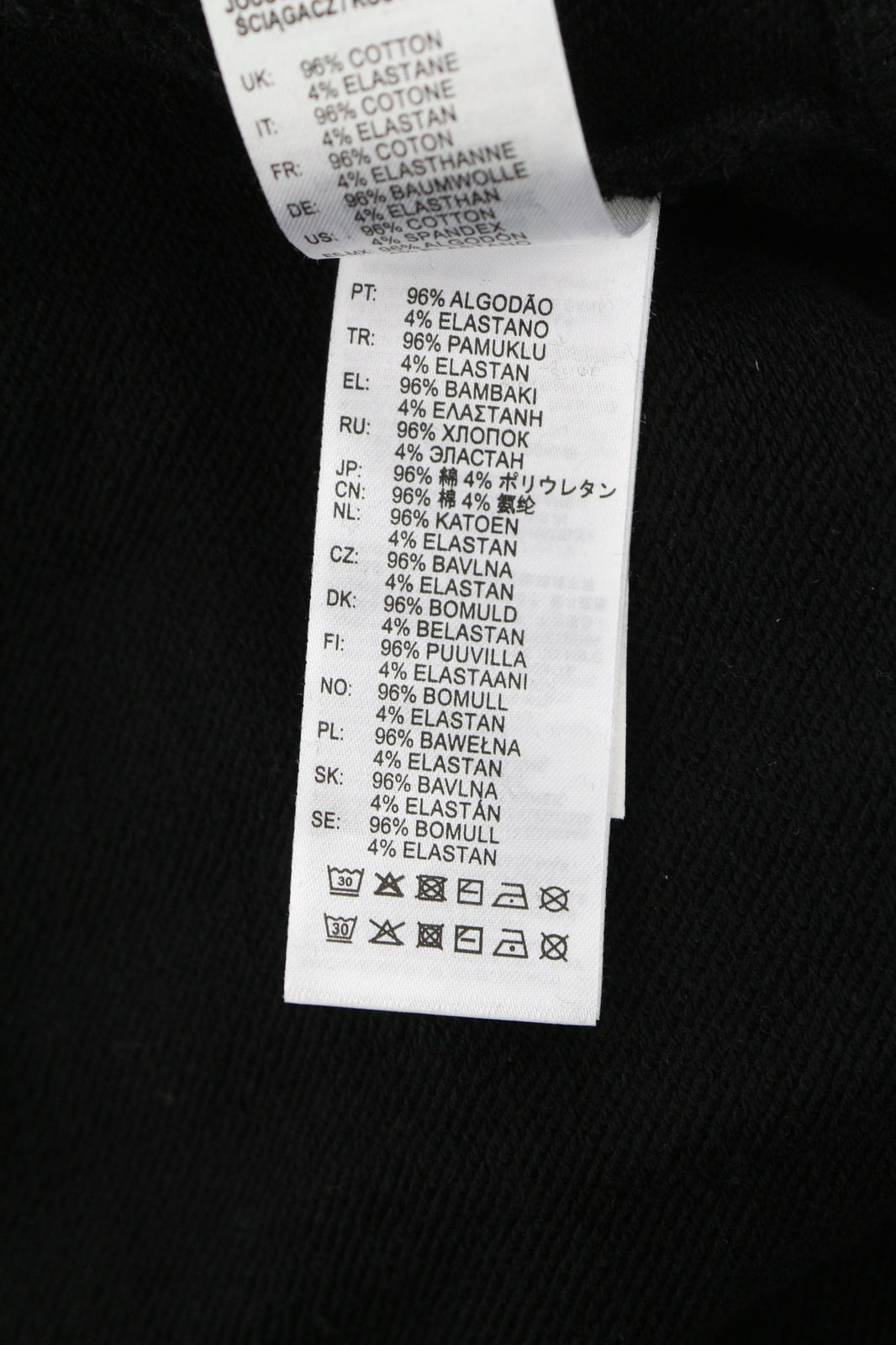 DIESEL F-Kral-B1 moteriškas džemperis su gobtuvu S, juodas, trumpintas priekis, ilgomis rankovėmis, rekomenduojama kaina – 180 € 