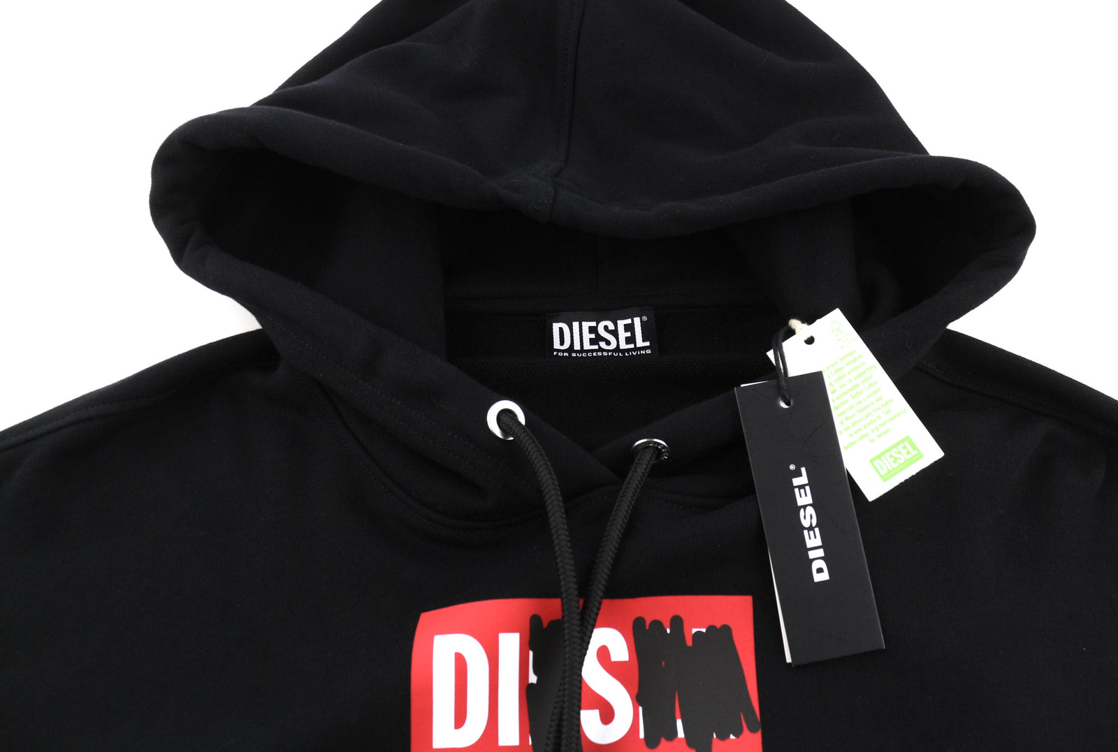 DIESEL F-Kral-B1 moteriškas džemperis su gobtuvu S dydžio, juodas, su trumpintais priekiniais logotipo dirželiais. Rekomenduojama kaina – 180 €. 