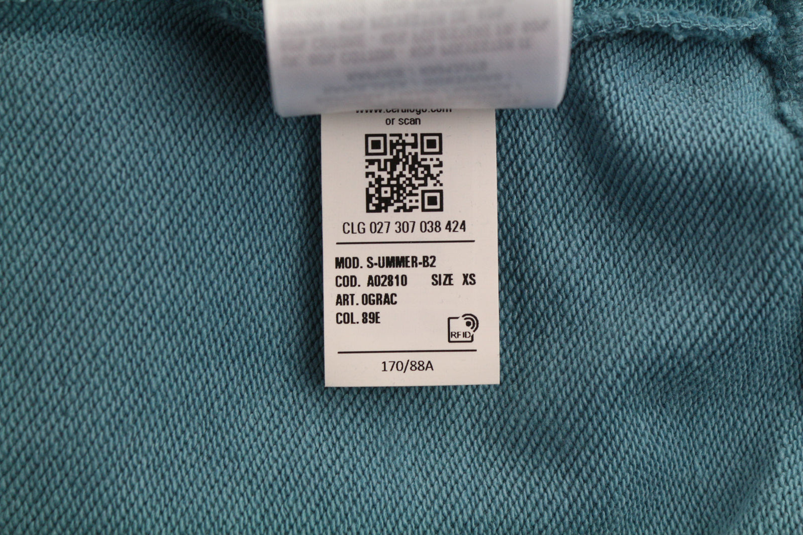 DIESEL S-Ummer-B2 unisex džemperis su gobtuvu XS dydžio, mėlynas megztinis su kengūros kišene ir dirželiu, rekomenduojama kaina – 150 € 