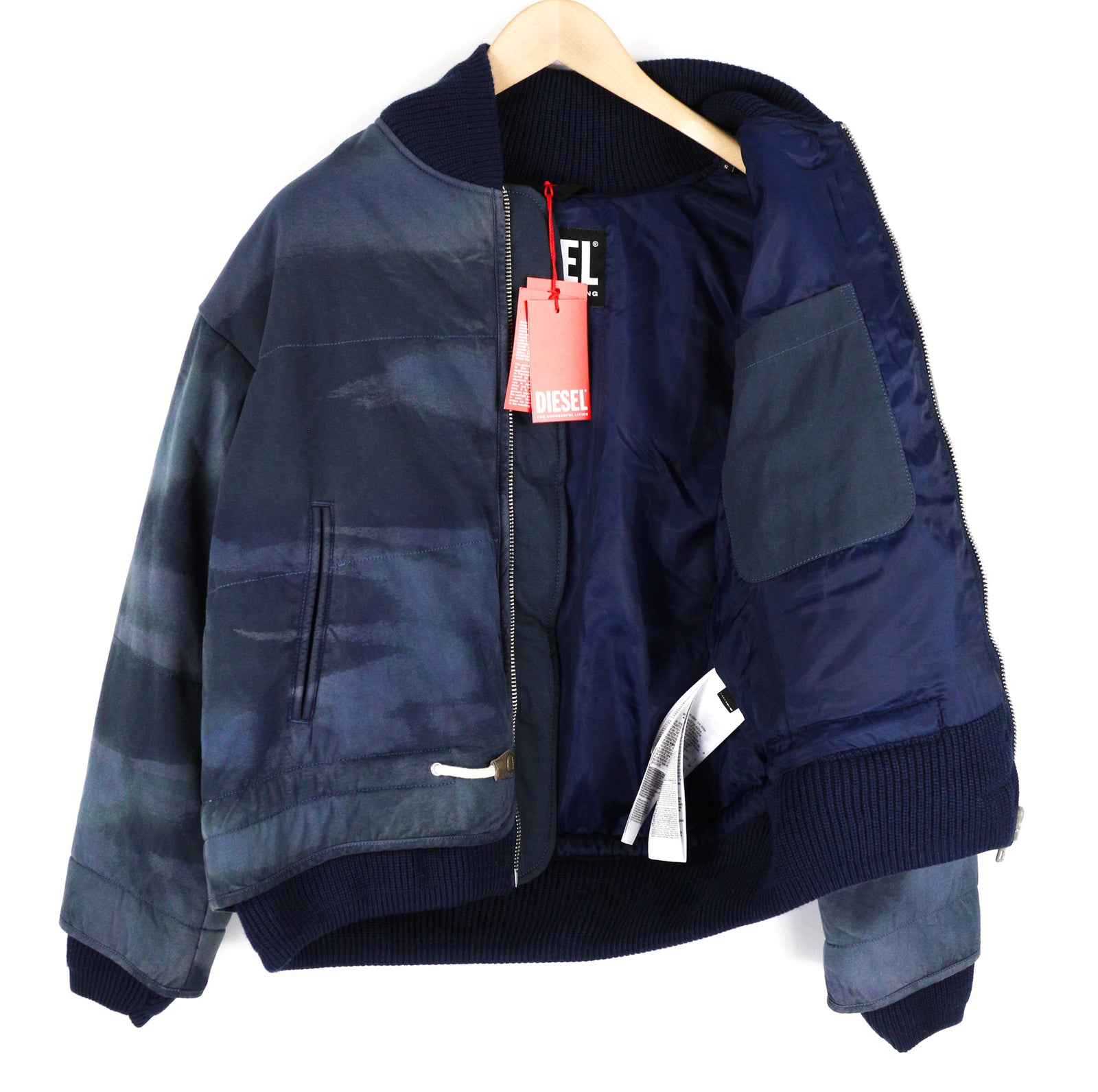 DIESEL W-Spleak-A vyriška striukė S, mėlyna, skalbta, didelė bomber striukė su izoliacija, rekomenduojama kaina – 325 € 