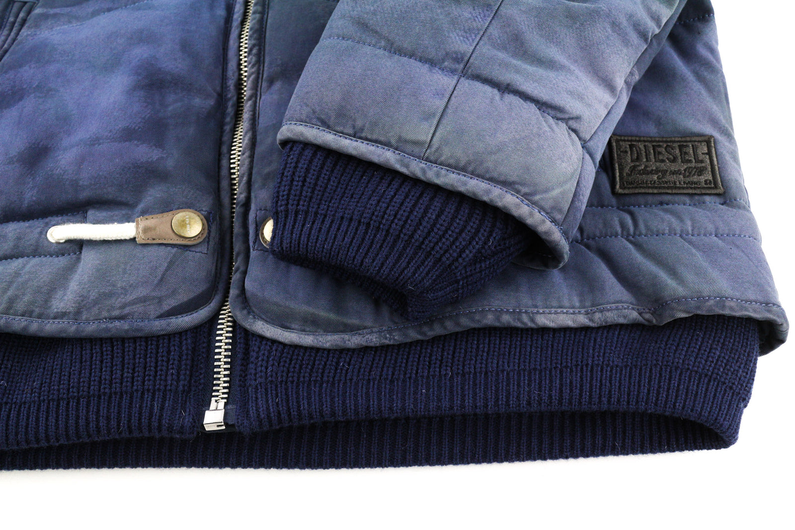 DIESEL W-Spleak-A vyriška striukė S, mėlyna, skalbta, didelė bomber striukė su izoliacija, rekomenduojama kaina – 325 € 