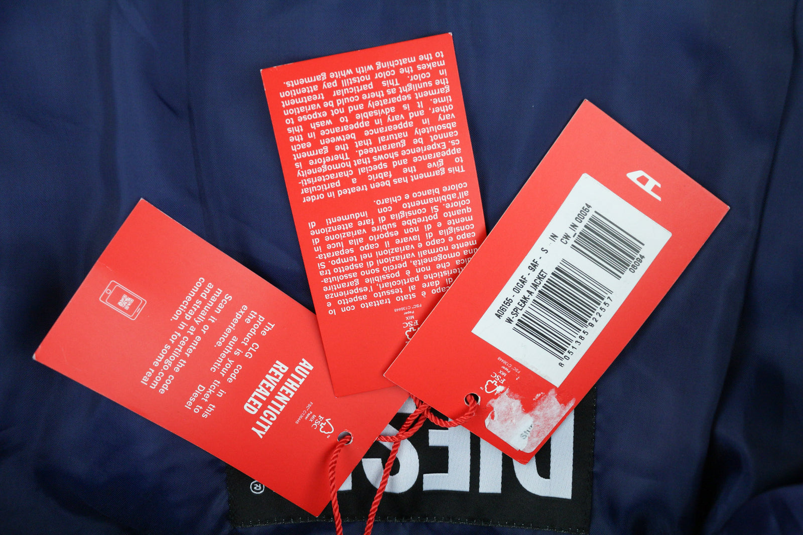 DIESEL W-Spleak-A vyriška striukė S, mėlyna, skalbta, didelė bomber striukė su izoliacija, rekomenduojama kaina – 325 € 