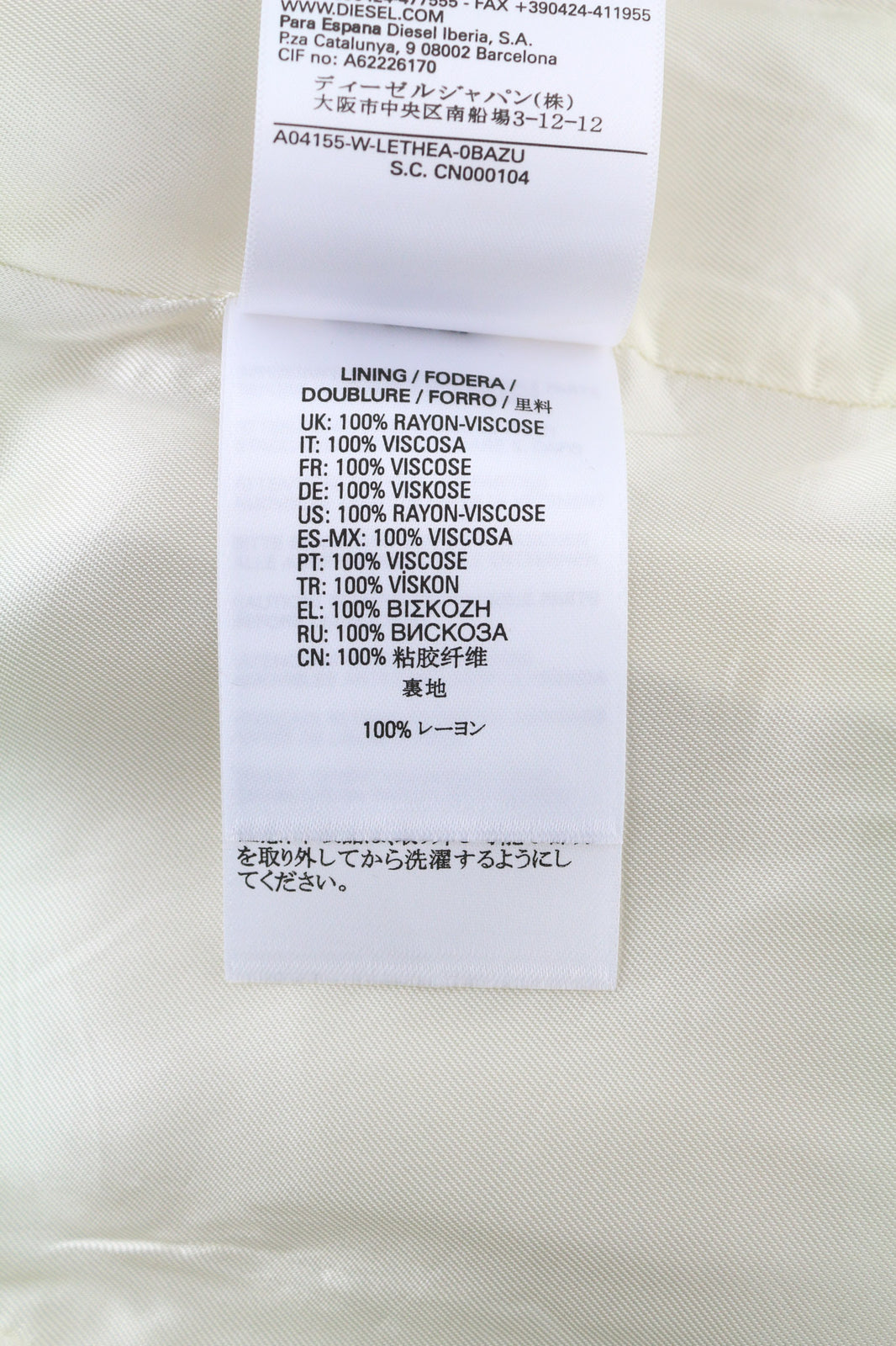 DIESEL W-Lethea moteriškas paltas S, lengvos vilnos mišinio, su užtrauktukais ir kišenėmis, rekomenduojama kaina – 590 € 