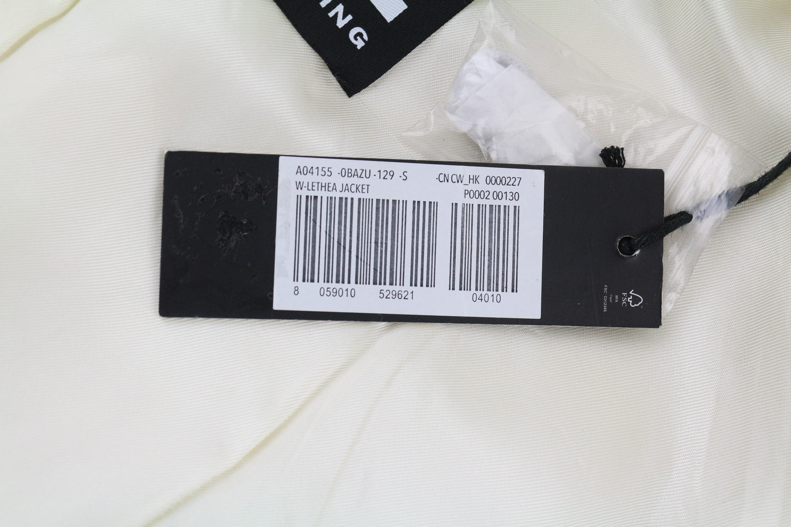 DIESEL W-Lethea moteriškas paltas S, lengvos vilnos mišinio, su užtrauktukais ir kišenėmis, rekomenduojama kaina – 590 € 