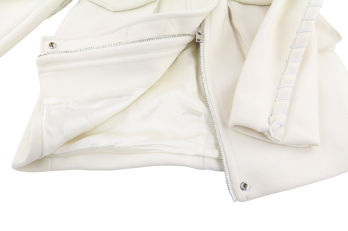 DIESEL W-Lethea moteriškas paltas S, lengvos vilnos mišinio, su užtrauktukais ir kišenėmis, rekomenduojama kaina – 590 € 