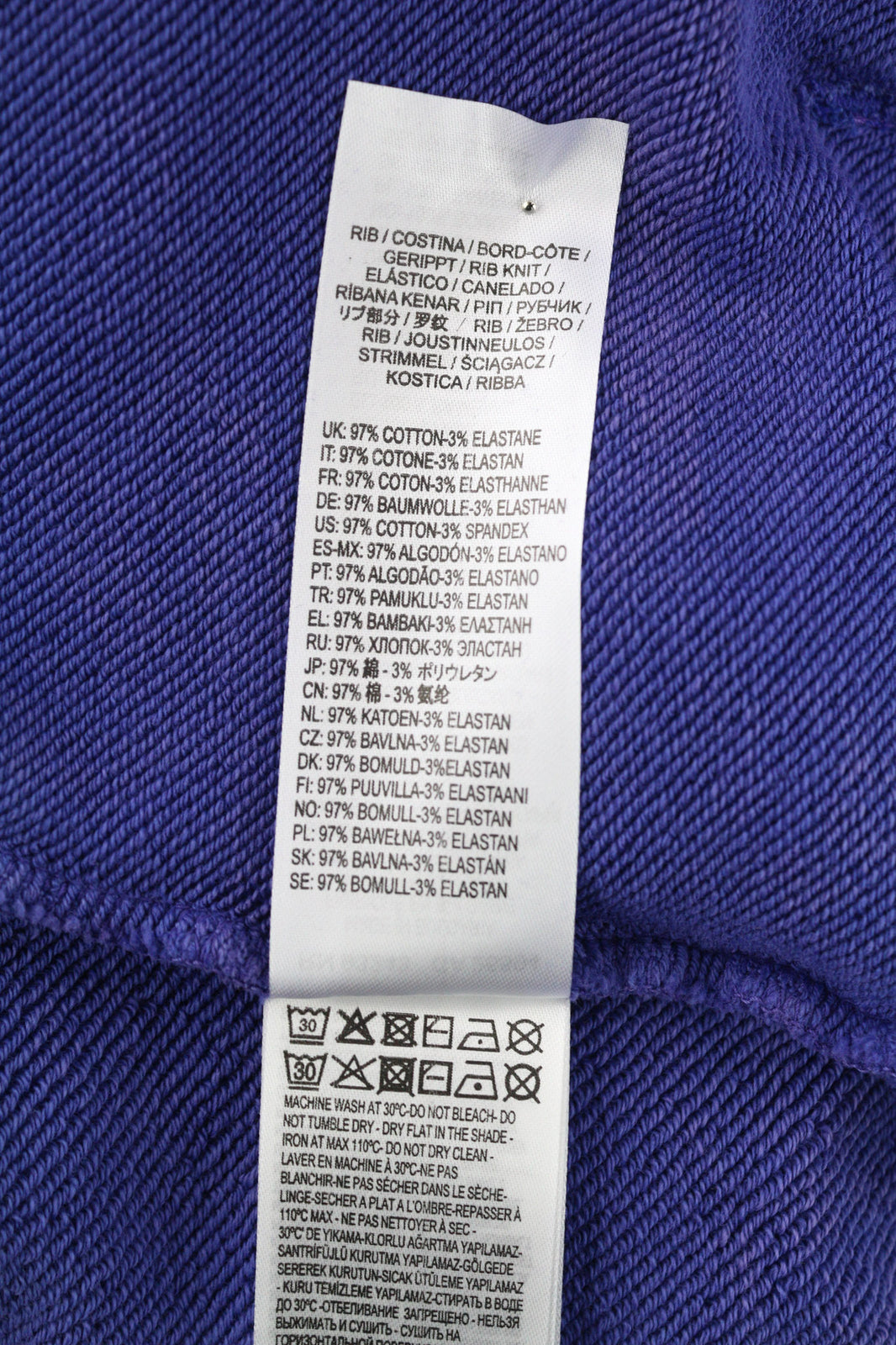 DIESEL F-Mikky moteriškas džemperis su gobtuvu, mėlynas, skalbtas, asimetrinis, su kišene. Rekomenduojama kaina – 195 €. 