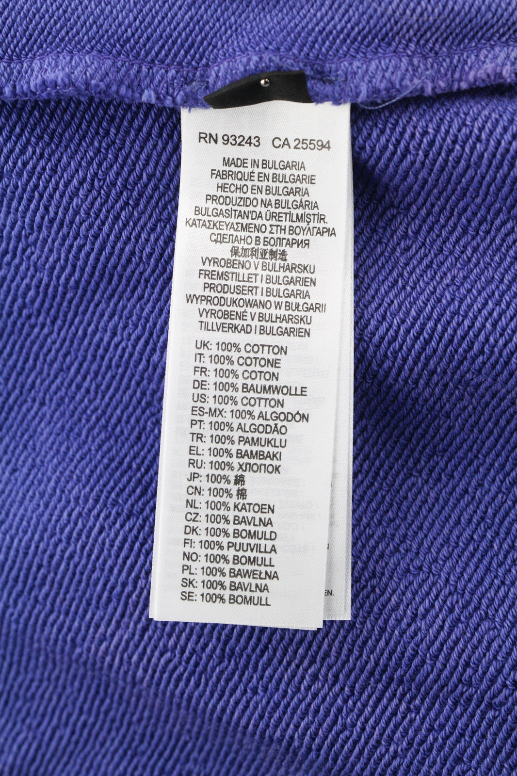 DIESEL F-Mikky moteriškas džemperis su gobtuvu, mėlynas, skalbtas, asimetrinis, su kišene. Rekomenduojama kaina – 195 €. 