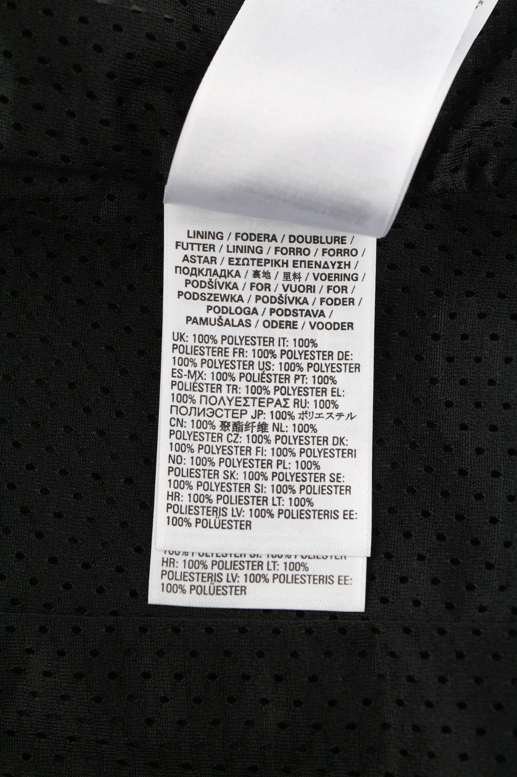 DIESEL G-Ritas moteriškas švarkas S, juodas, tekstūruotas, vieneilis apykaklė, rekomenduojama kaina – 250 € 