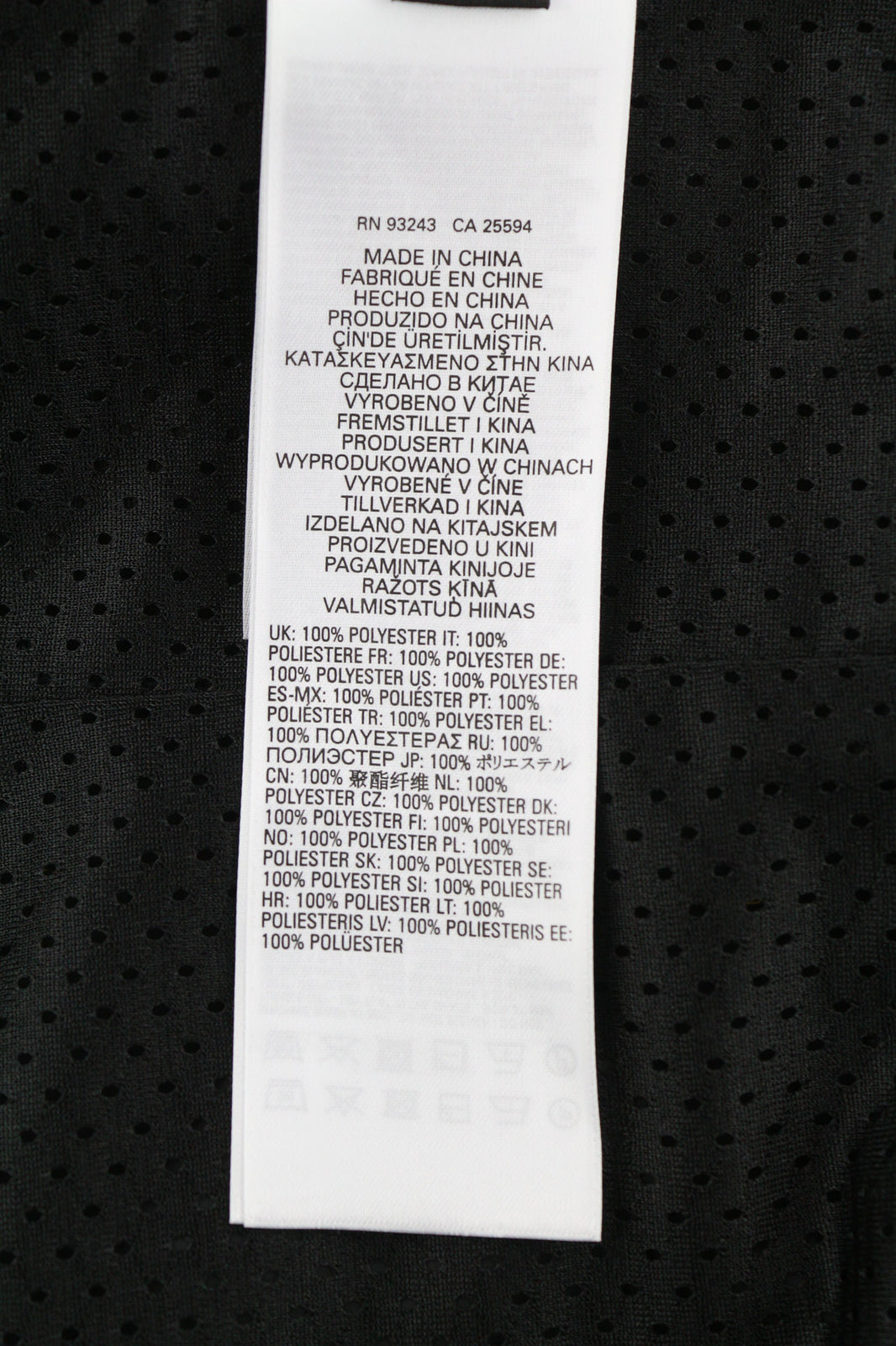 DIESEL G-Ritas moteriškas švarkas S, juodas, tekstūruotas, vieneilis apykaklė, rekomenduojama kaina – 250 € 