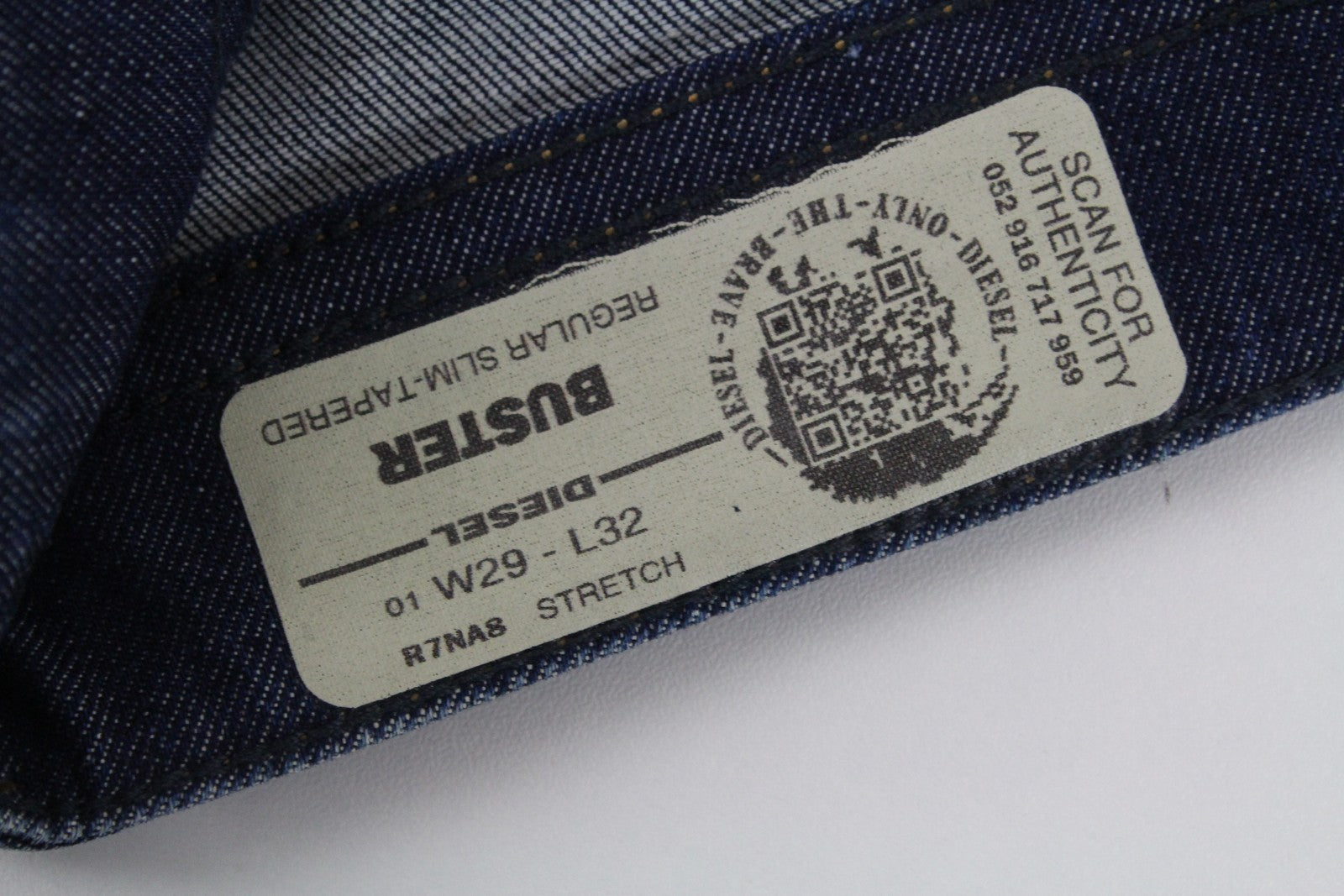 DIESEL Buster R7NA8 vyriški džinsai W29/L32 Slim Fit mėlyni skalbti siaurėjantys tamprūs* 