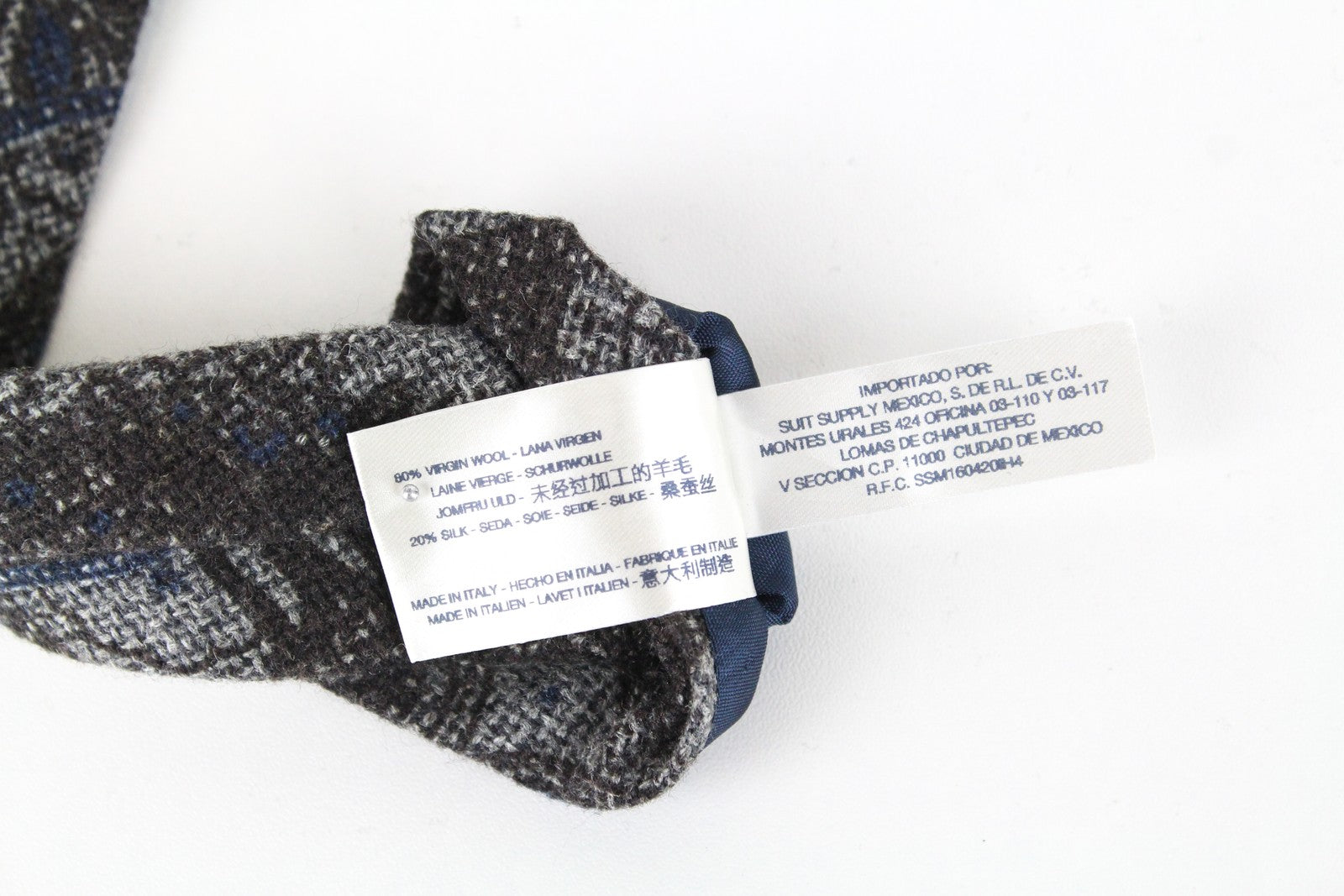 SUITSUPPLY vyriškas kaklaraištis 150 x 8 cm pilkai mėlynas raštuotas vilnonis šilkas smailiomis juostelėmis 