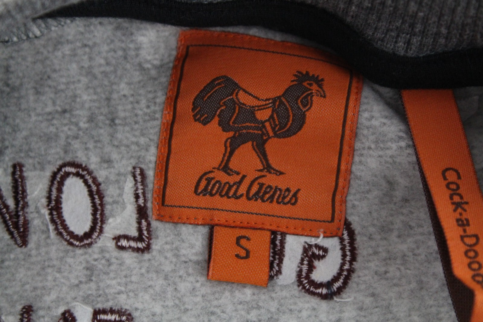 „GOOD GENES“ vyriškas pilkas ilgomis rankovėmis megztinis su medvilnės mišiniu 