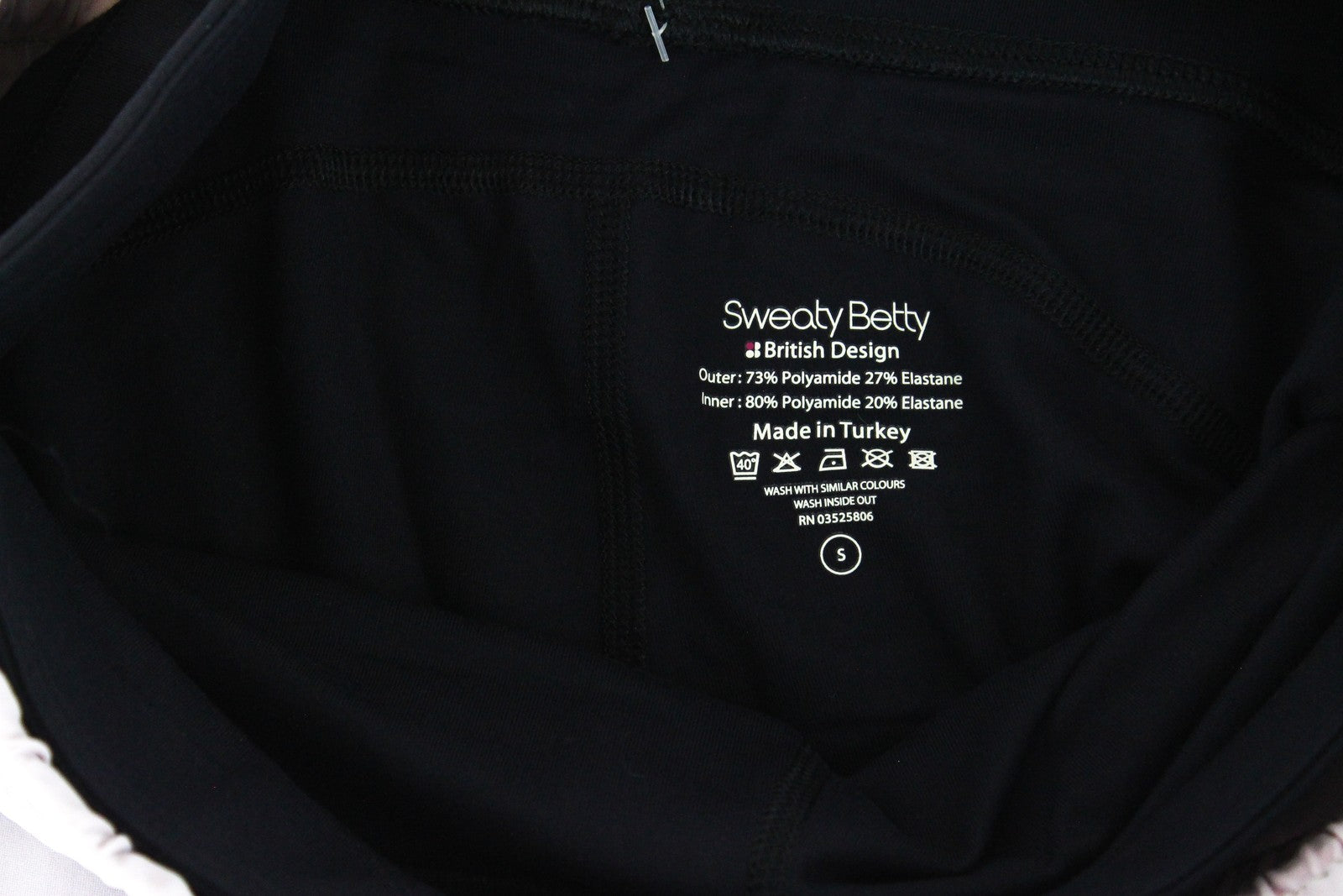 SWEATY BETTY Aerial 2in1 moteriškos bėgimo šortai S dydis, violetiniai, juodi, aktyvūs, daugiasluoksniai 