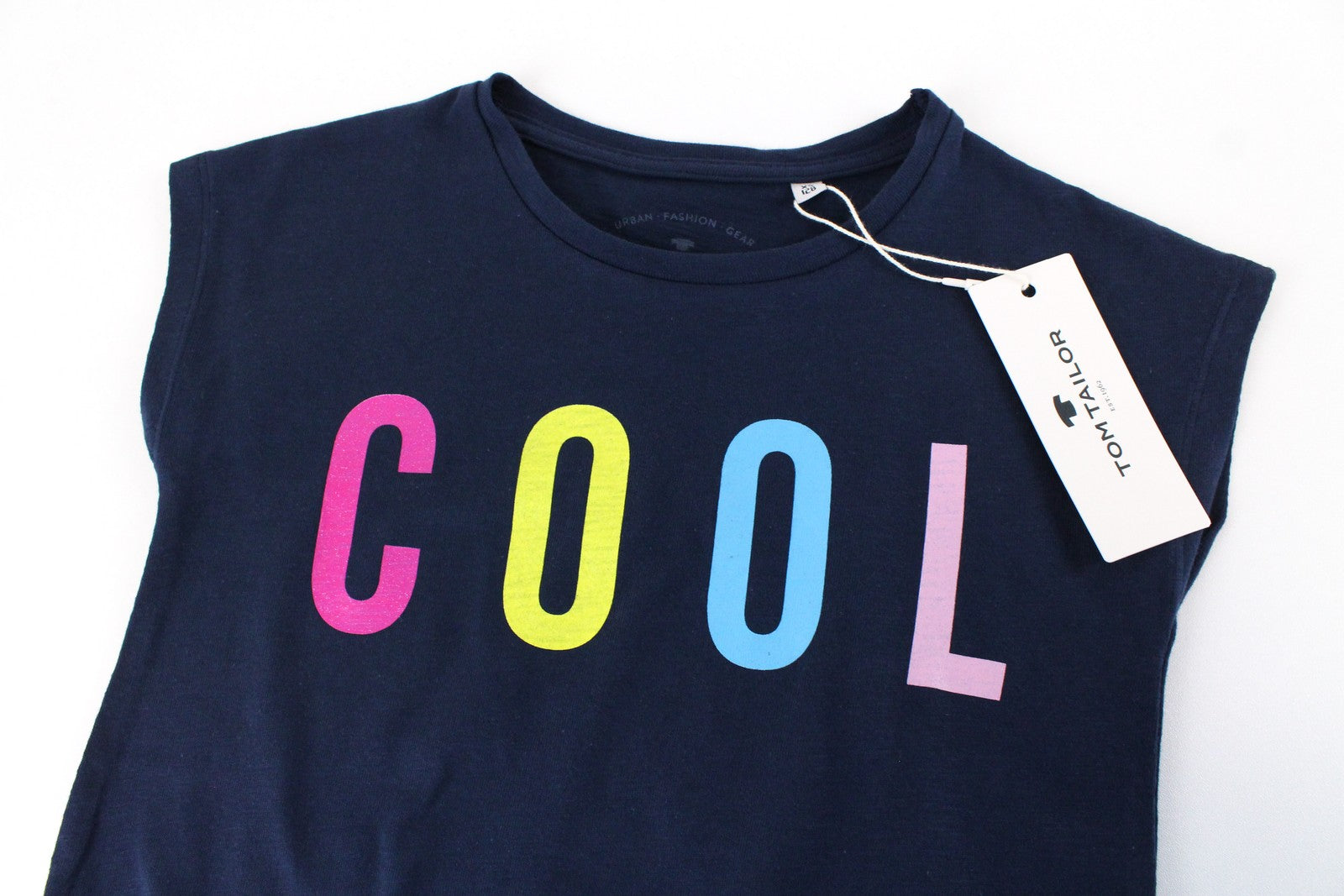 TOM TAILOR mergaitiški marškinėliai XS su grafiniu raštu, tamsiai mėlyno melanžo apvalia kaklo linija, vaikiški medvilniniai marškinėliai. 