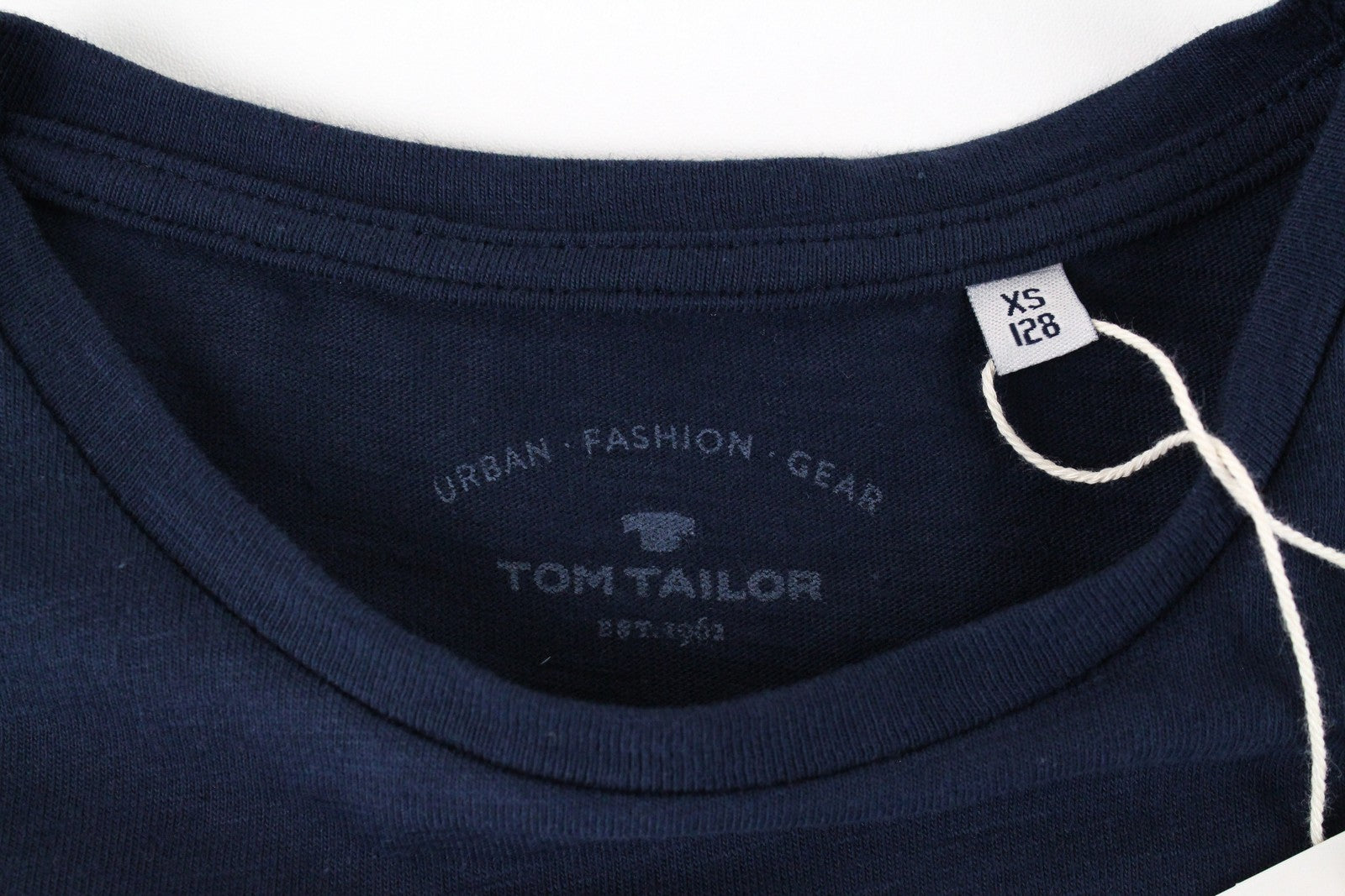 TOM TAILOR mergaitiški marškinėliai XS su grafiniu raštu, tamsiai mėlyno melanžo apvalia kaklo linija, vaikiški medvilniniai marškinėliai. 