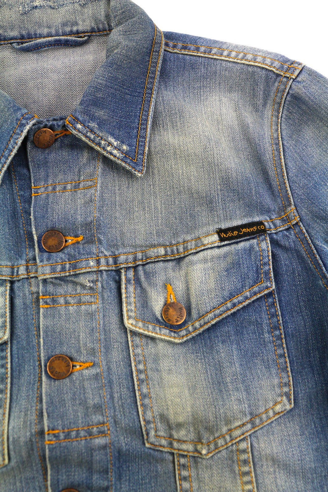 NUDIE Perry vyriška striukė S, ekologiška, ryškiai laužyta, vidutinės mėlynos spalvos, skalbtas, su sagomis, džinsinis audinys 