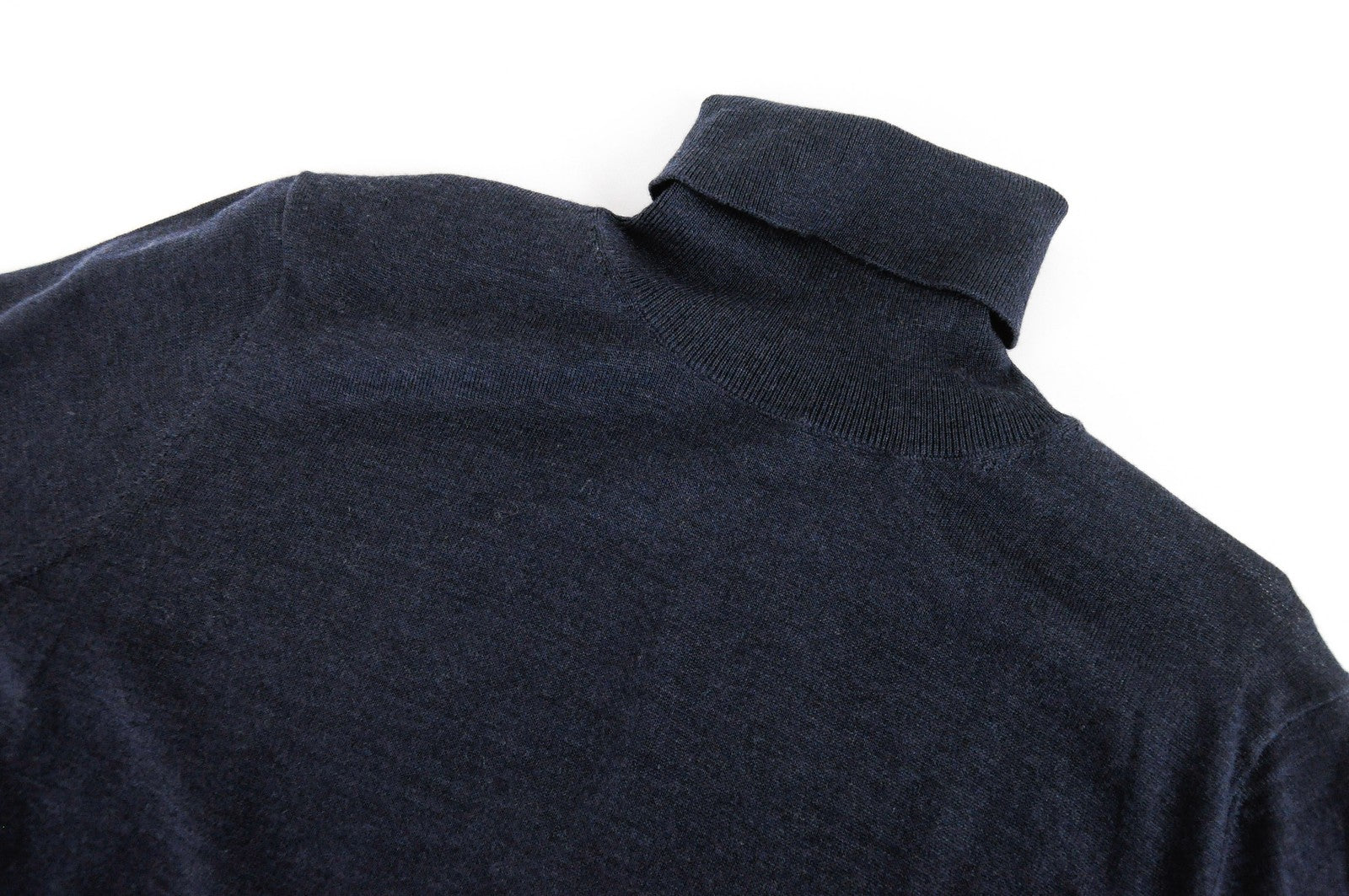 SUISTUDIO Hunter moteriškas džemperis L dydžio, tamsiai mėlynas, vilnonis, ilgomis rankovėmis, gobtuvo formos kaklo papuošalas 