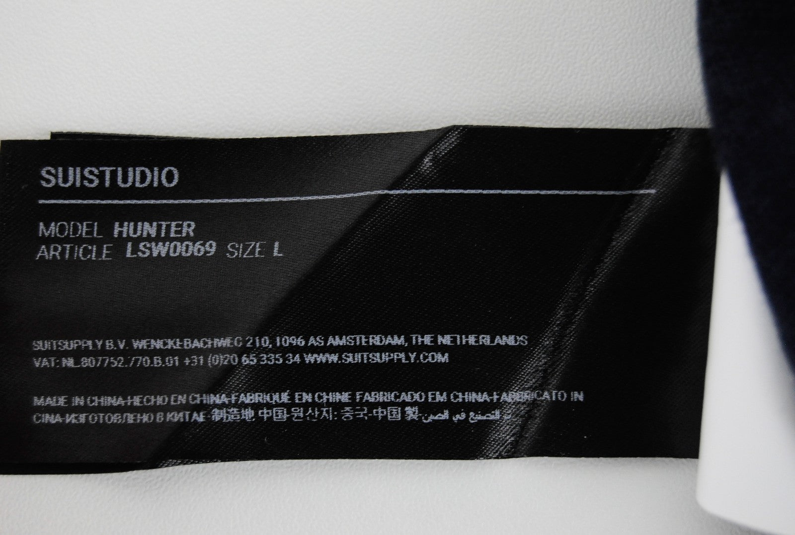 SUISTUDIO Hunter moteriškas džemperis L dydžio, tamsiai mėlynas, vilnonis, ilgomis rankovėmis, gobtuvo formos kaklo papuošalas 