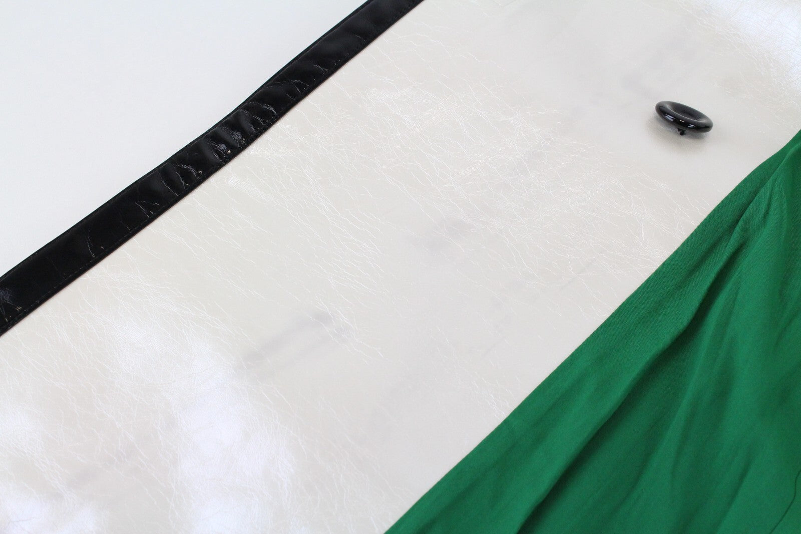 Moteriškas DIESEL Marilou paltas S, smėlio spalvos, dvieilis, su pamušalu, išpjova. RMK 400 €. 