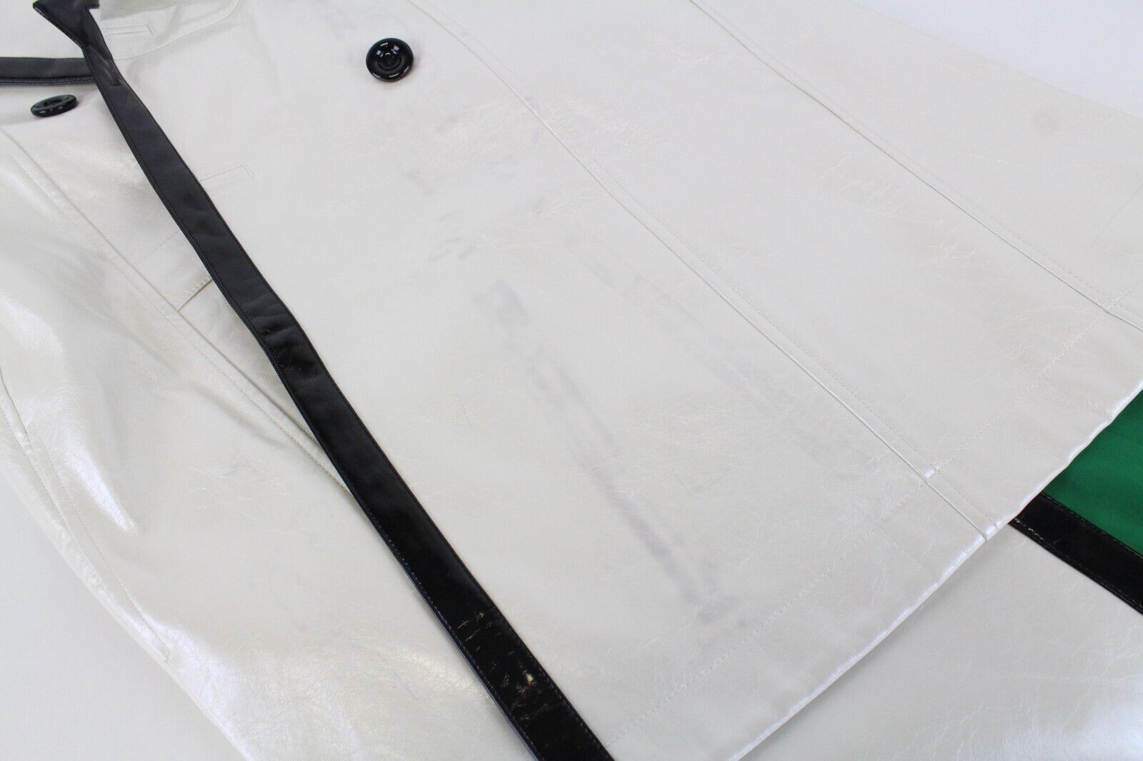 Moteriškas DIESEL Marilou paltas S, smėlio spalvos, dvieilis, su pamušalu, išpjova. RMK 400 €. 