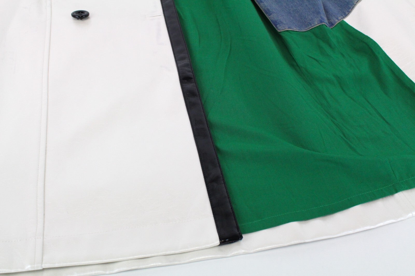 Moteriškas DIESEL Marilou paltas S, smėlio spalvos, dvieilis, su pamušalu, išpjova. RMK 400 €. 