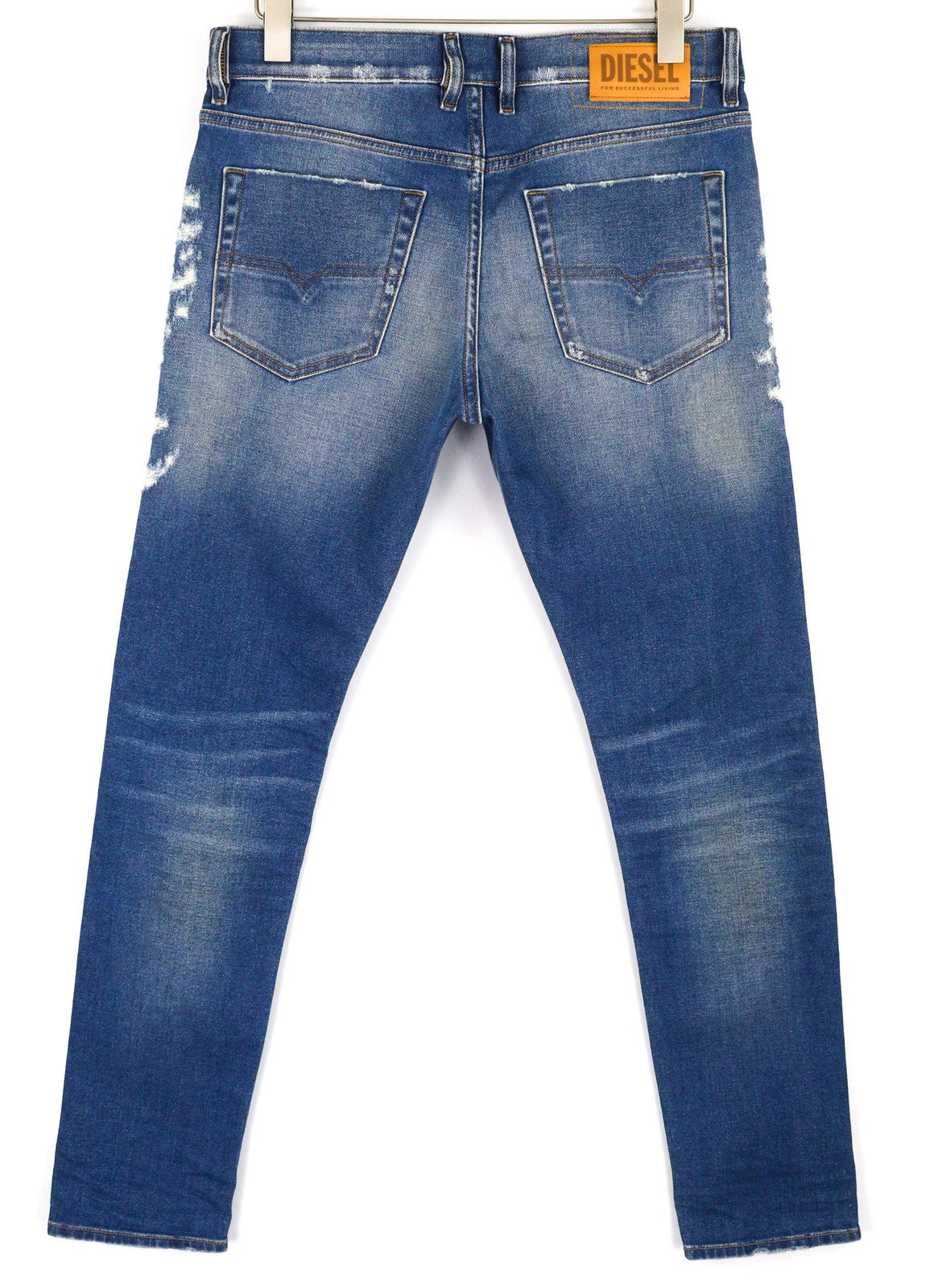 DIESEL Tepphar 009JU vyriški džinsai W32/L32 Slim, tamprūs, skalbto džinso mėlynumo, rekomenduojama kaina – 200 € 