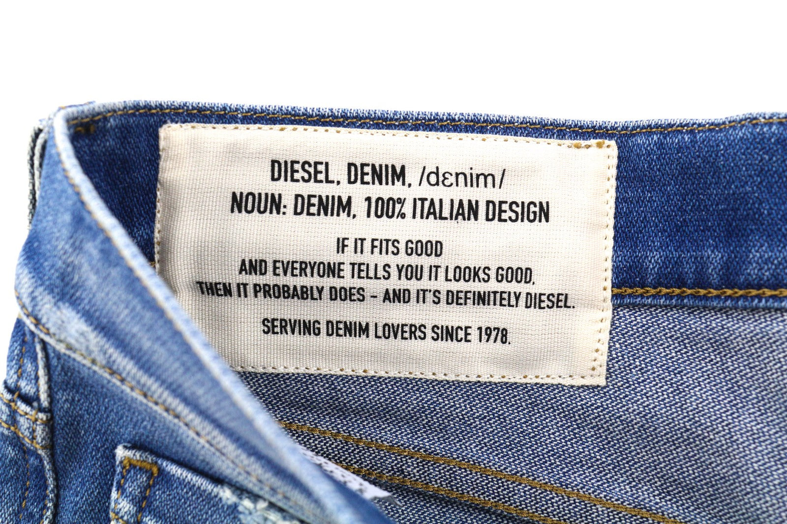 DIESEL Tepphar 009JU vyriški džinsai W32/L32 Slim, tamprūs, skalbto džinso mėlynumo, rekomenduojama kaina – 200 € 