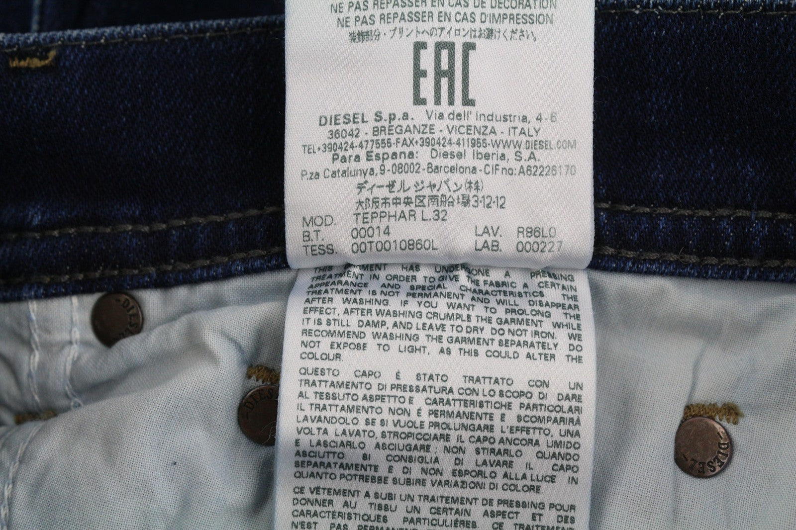 DIESEL Tepphar R86L0 vyriški džinsai W27/L32 Slim Carrot tamprūs skalbti mėlyni džinsai 