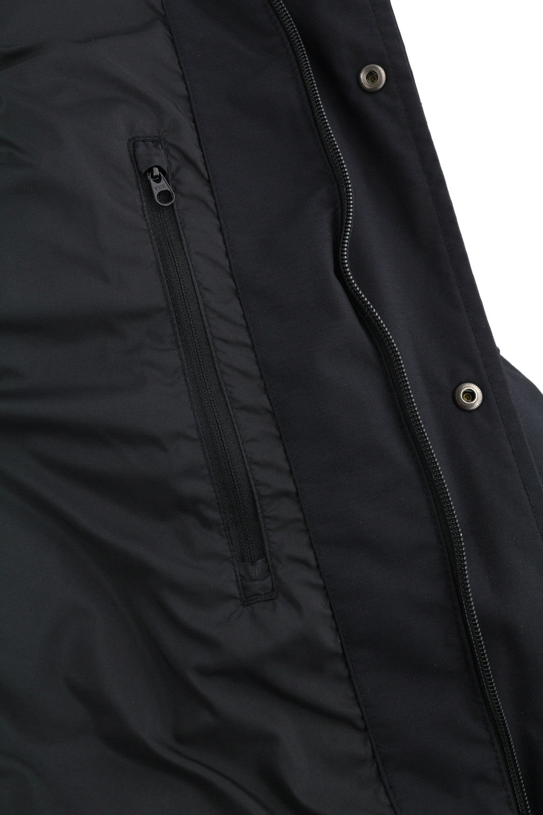 „THE NORTH FACE“ vyriška striukė XL dydžio, juoda, su gobtuvu, žąsų pūkų izoliacija, „DryVent“ logotipu. 