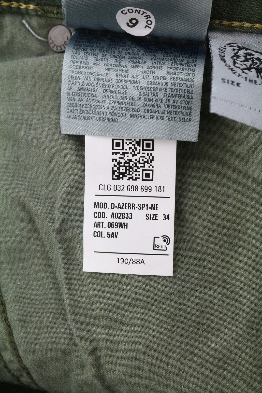 DIESEL D-Azerr Jogg 069WH vyriški džinsai W34 tiesūs, tamprūs, skalbtos žalios spalvos, rekomenduojama kaina – 250 € 