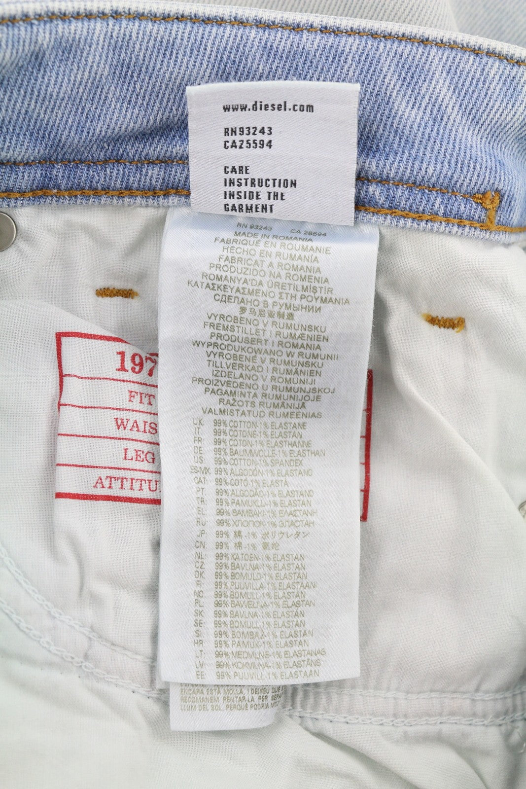 DIESEL 1979 Sleenker 09F14 vyriški džinsai W32/L32 aptempti, žemo juosmens, su gobtuvu, rekomenduojama kaina – 250 € 