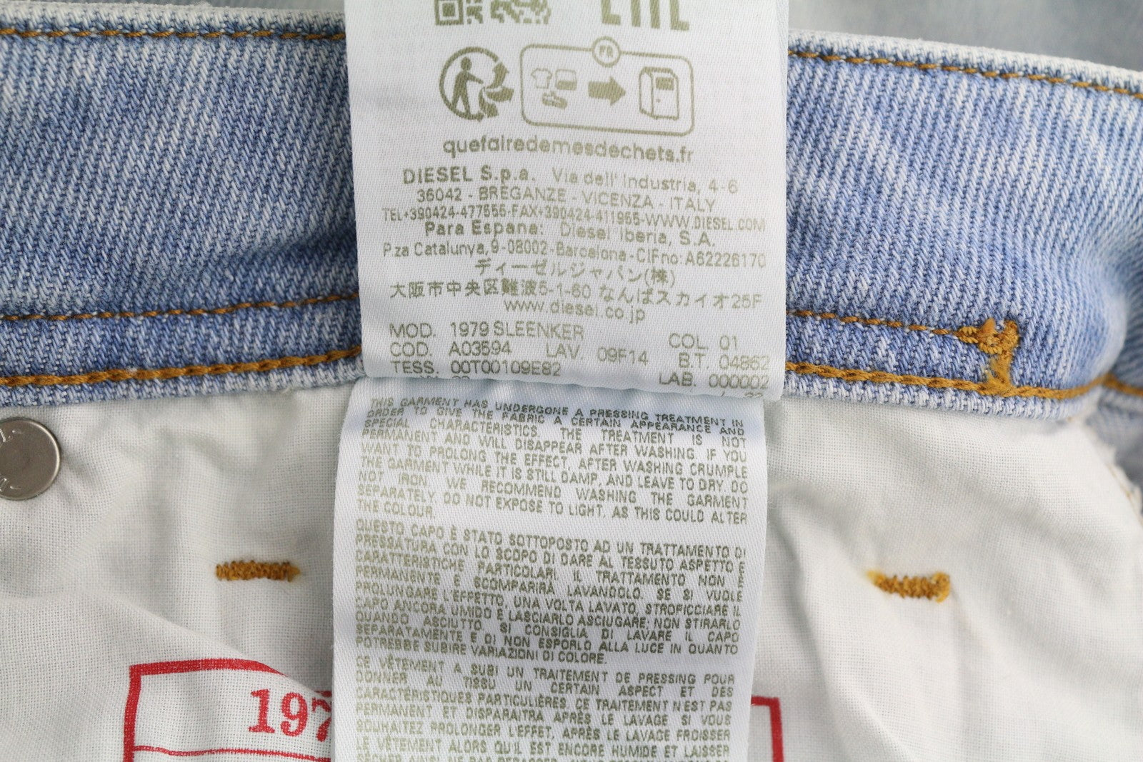 DIESEL 1979 Sleenker 09F14 vyriški džinsai W32/L32 aptempti, žemo juosmens, su gobtuvu, rekomenduojama kaina – 250 € 