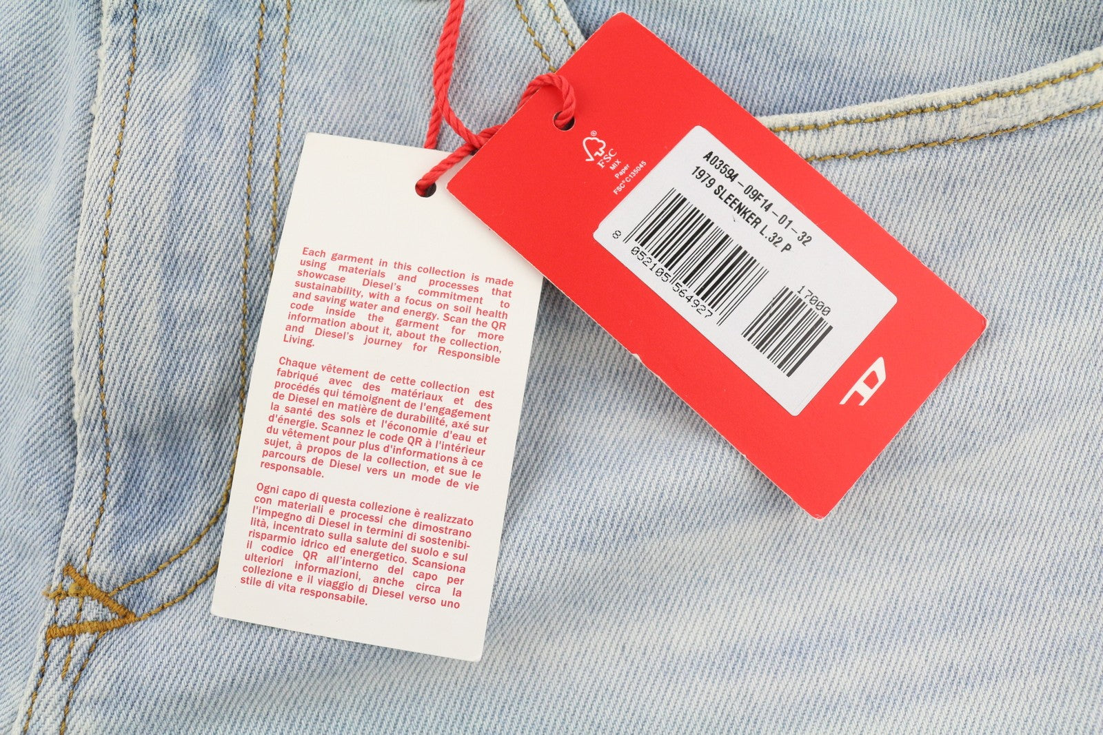 DIESEL 1979 Sleenker 09F14 vyriški džinsai W32/L32 aptempti, žemo juosmens, su gobtuvu, rekomenduojama kaina – 250 € 