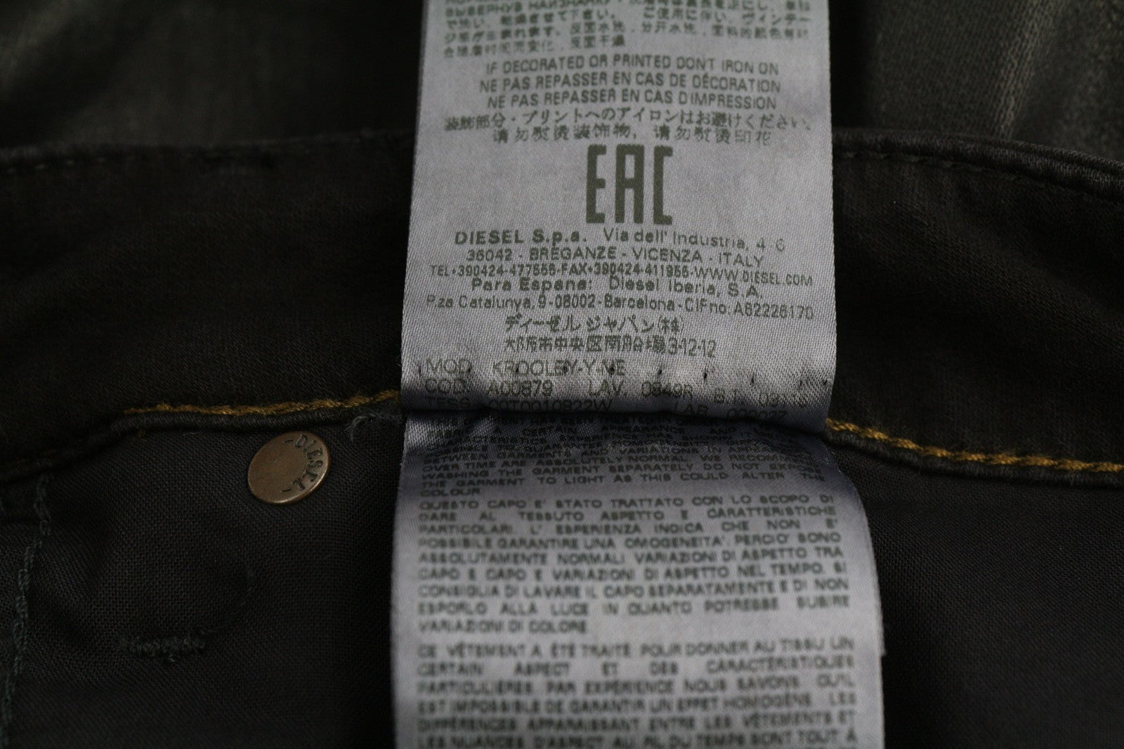 DIESEL Krooley Jogg 0849R vyriški džinsai W36/L32 siaurėjantys, rekomenduojama kaina – 250 €, dengti juodi 