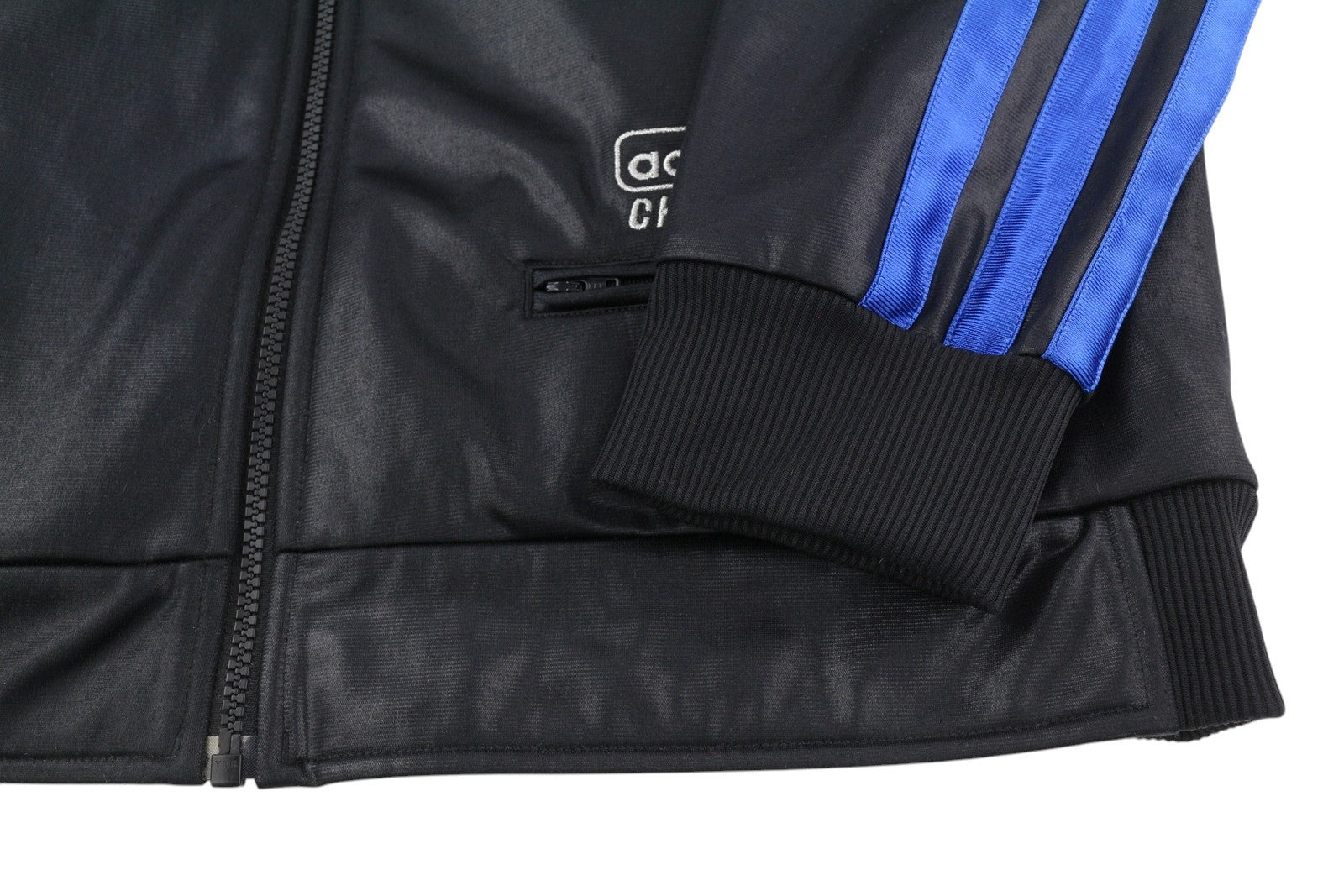 ADIDAS Chile62 vyriškas džemperis XL dydžio, juodas, su užtrauktuku, blizgantis, aukšta apykakle, ilgomis rankovėmis 