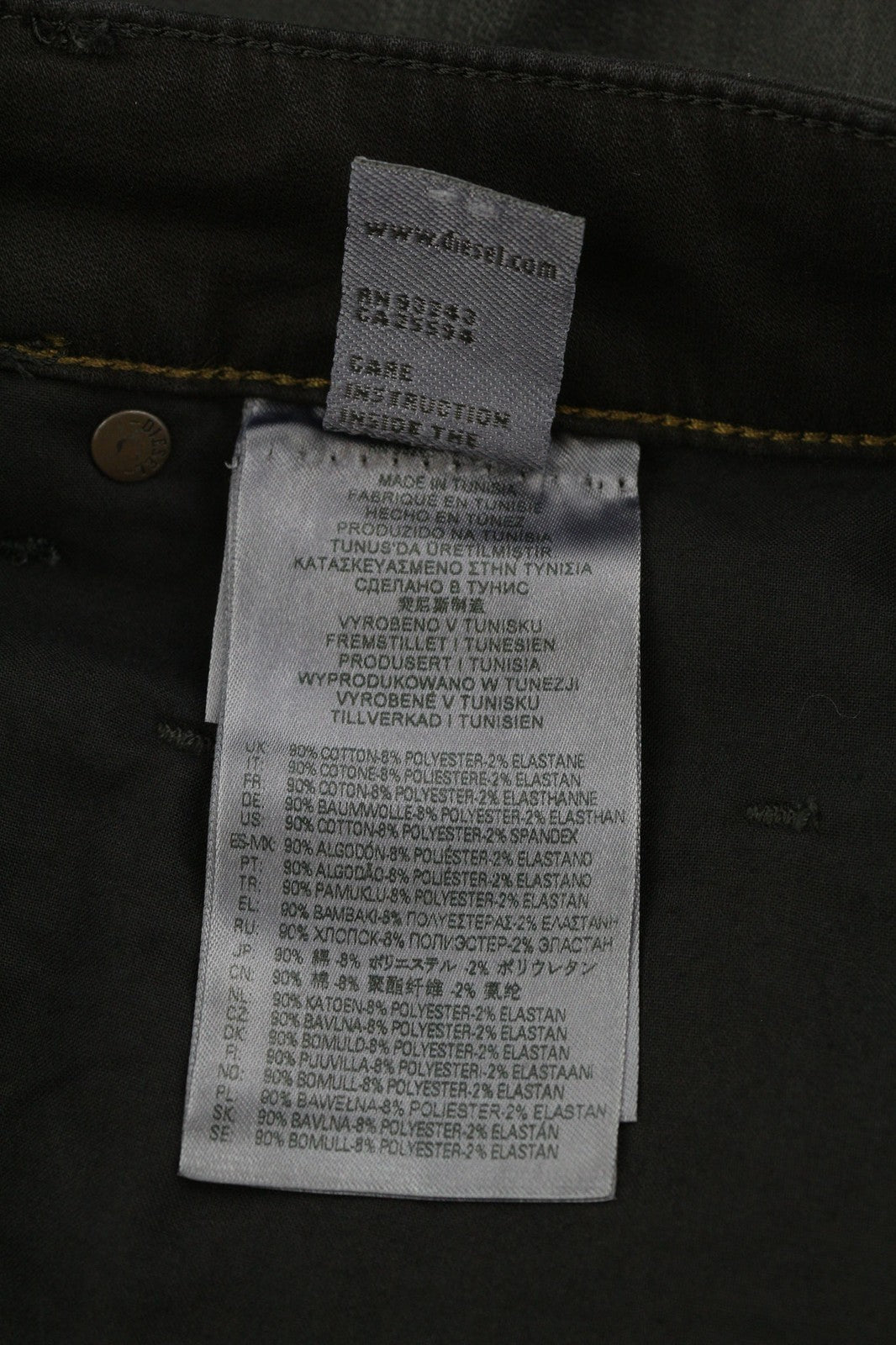 DIESEL Krooley Jogg 0849R vyriški džinsai W30/L30 siaurėjantys dengti džinsai, juodi, rekomenduojama kaina – 250 € 